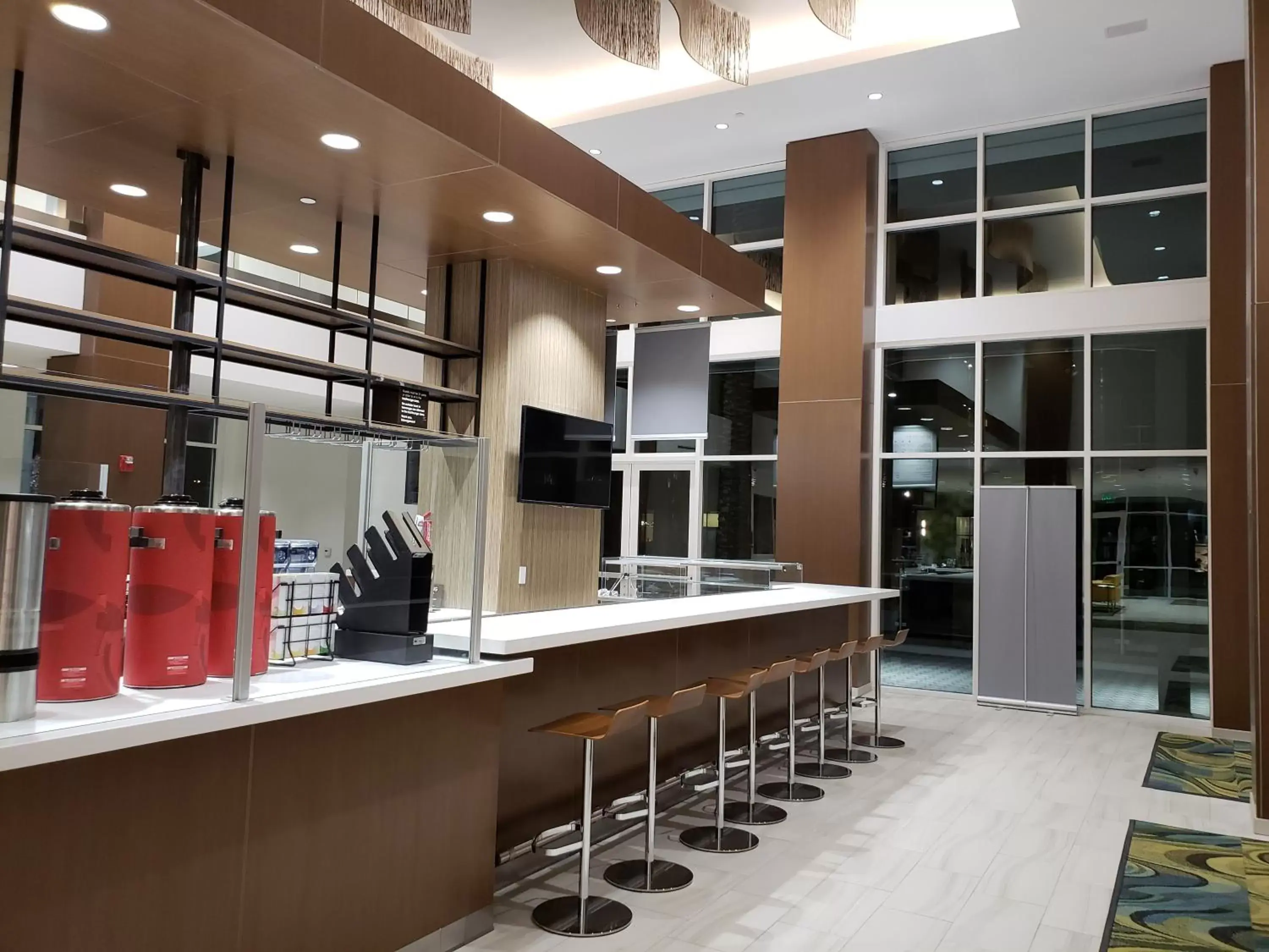 Lounge or bar in Wyndham Anaheim Lounge or bar in Wyndham Anaheim