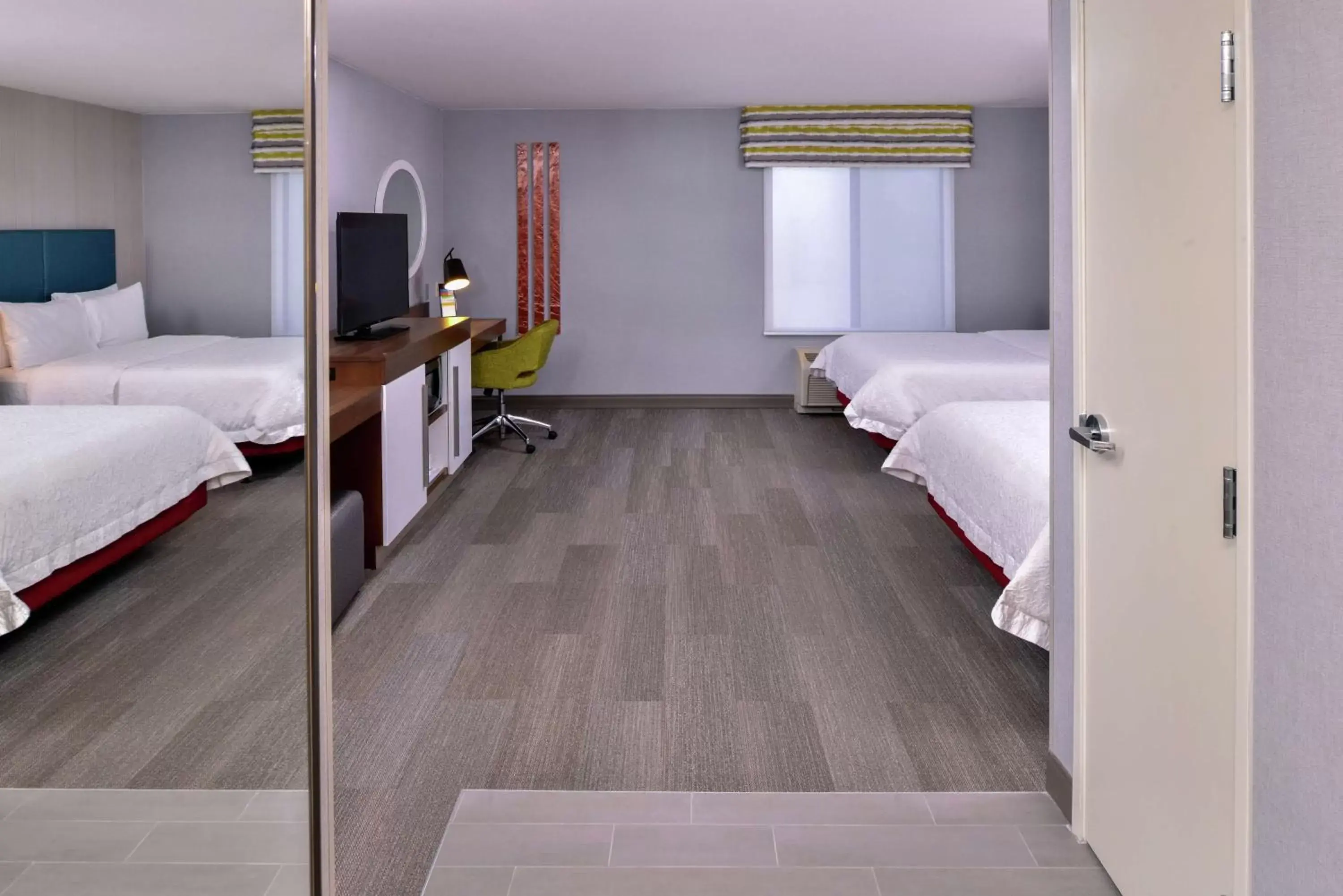 Bedroom in Hampton Inn & Suites Carson City
