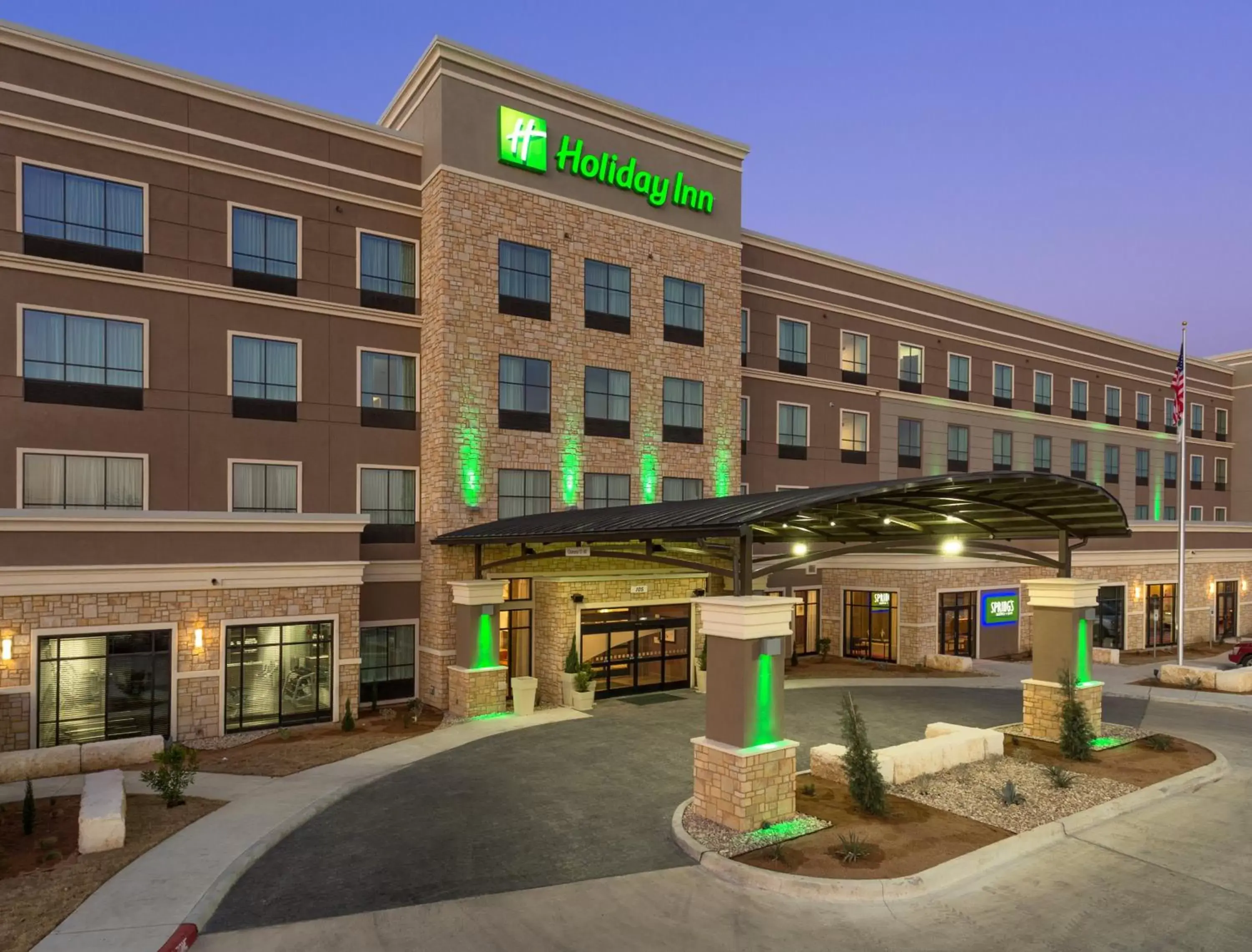 Property Building in Holiday Inn San Marcos Convention Center, an IHG Hotel