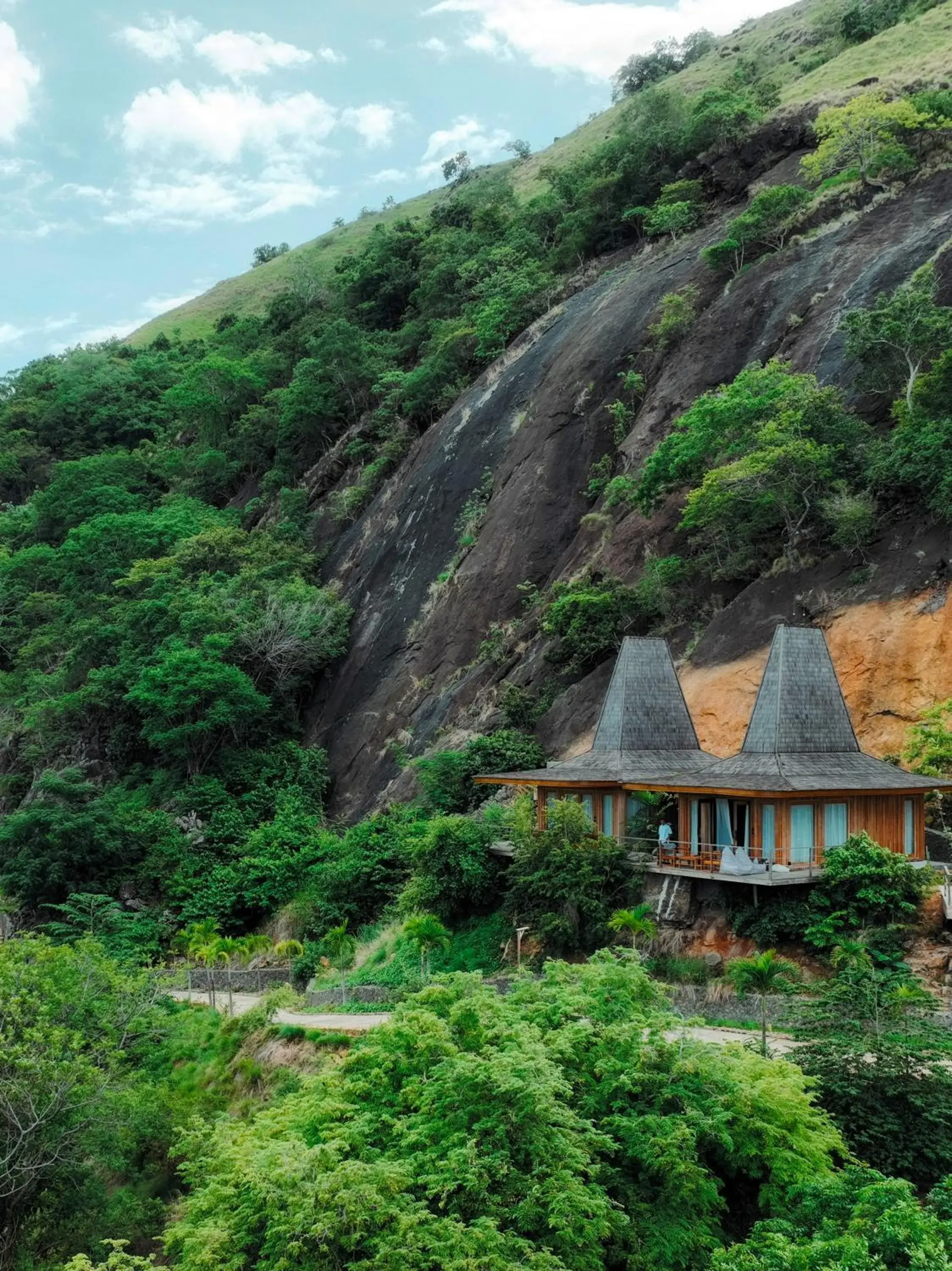 Property building, Natural Landscape in Menjaga Bay