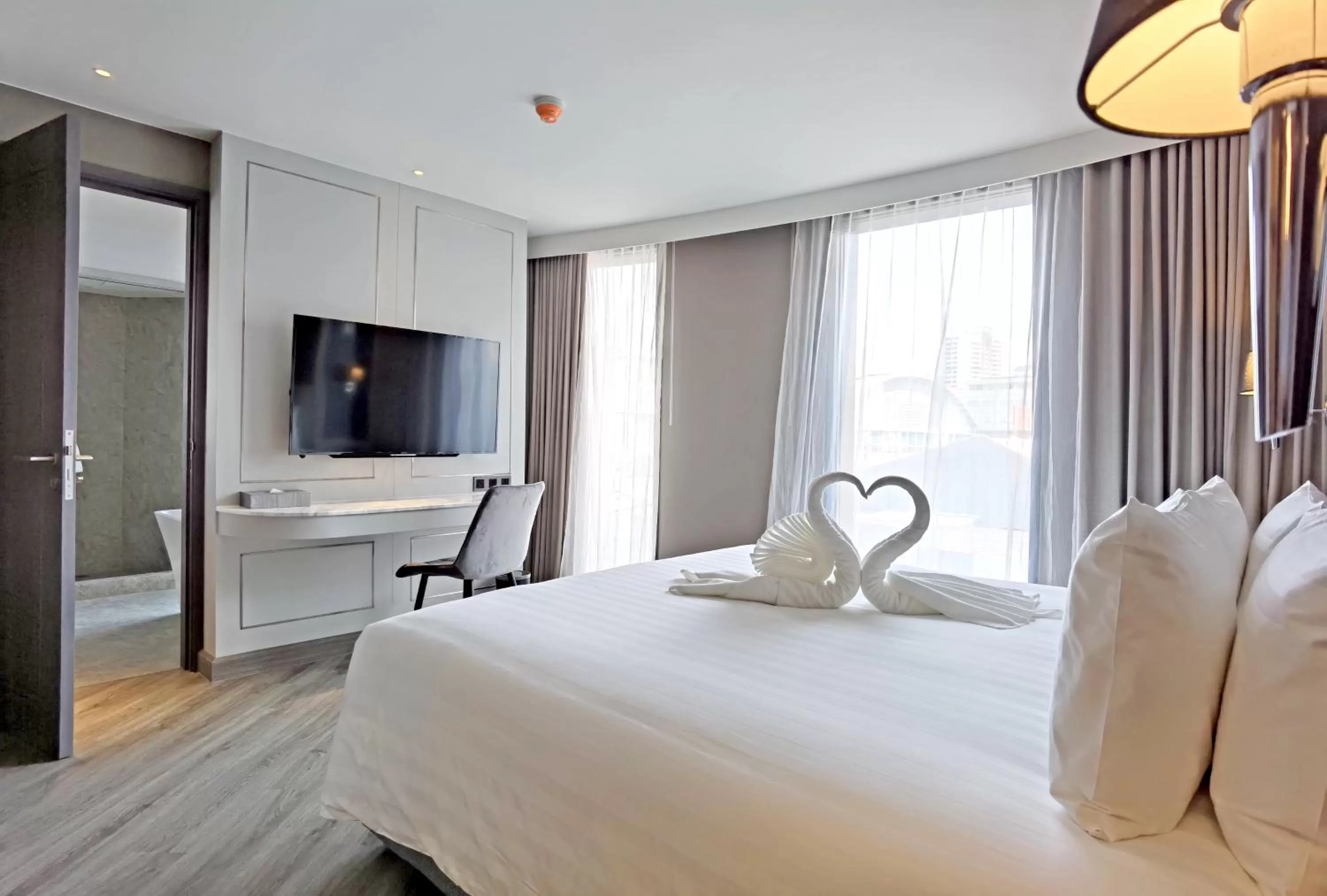 Deluxe King  in The Quartier Hotel Phromphong - Thonglor