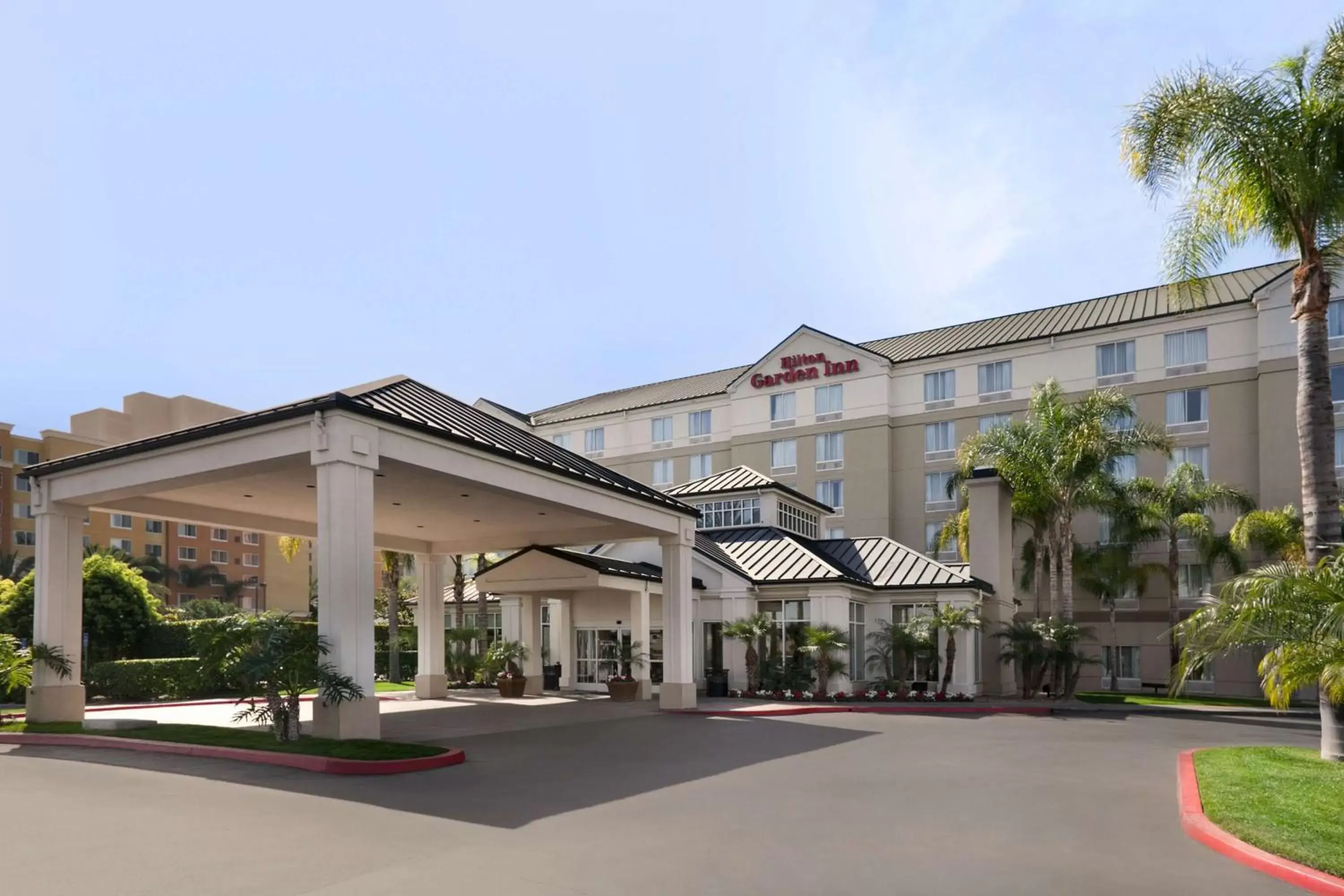 Property Building in Hilton Garden Inn Anaheim/Garden Grove