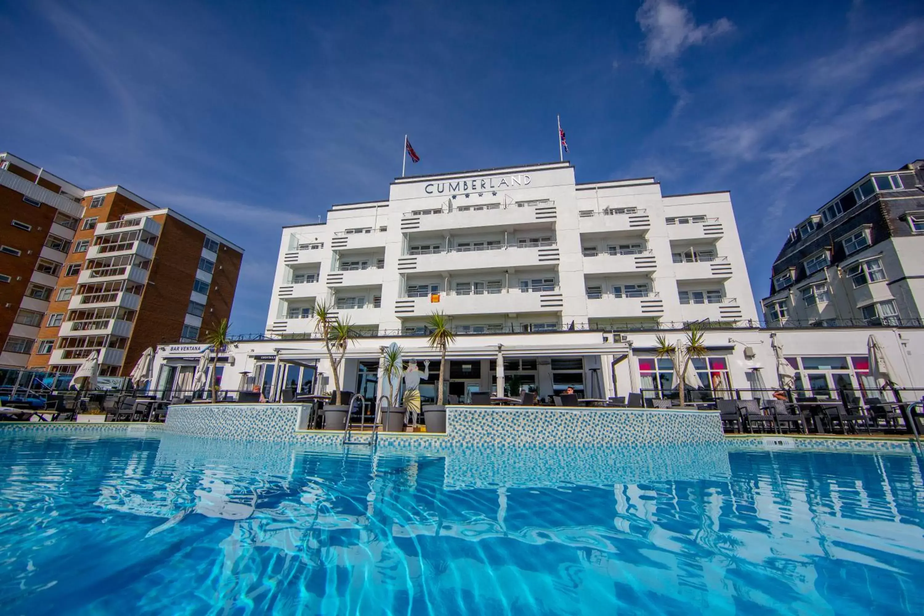 Property building, Swimming Pool in Cumberland Hotel - OCEANA COLLECTION