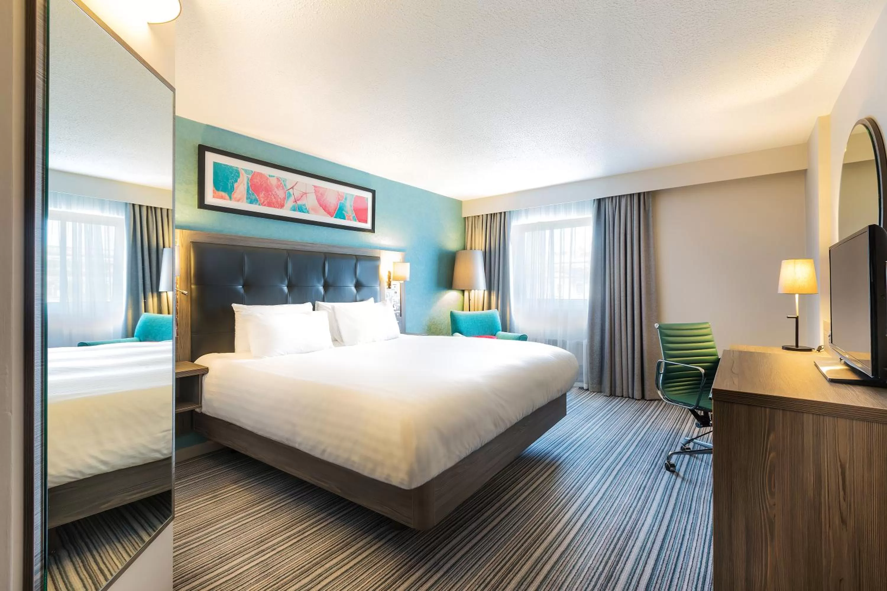 Day, Bed in Leonardo Hotel Plymouth