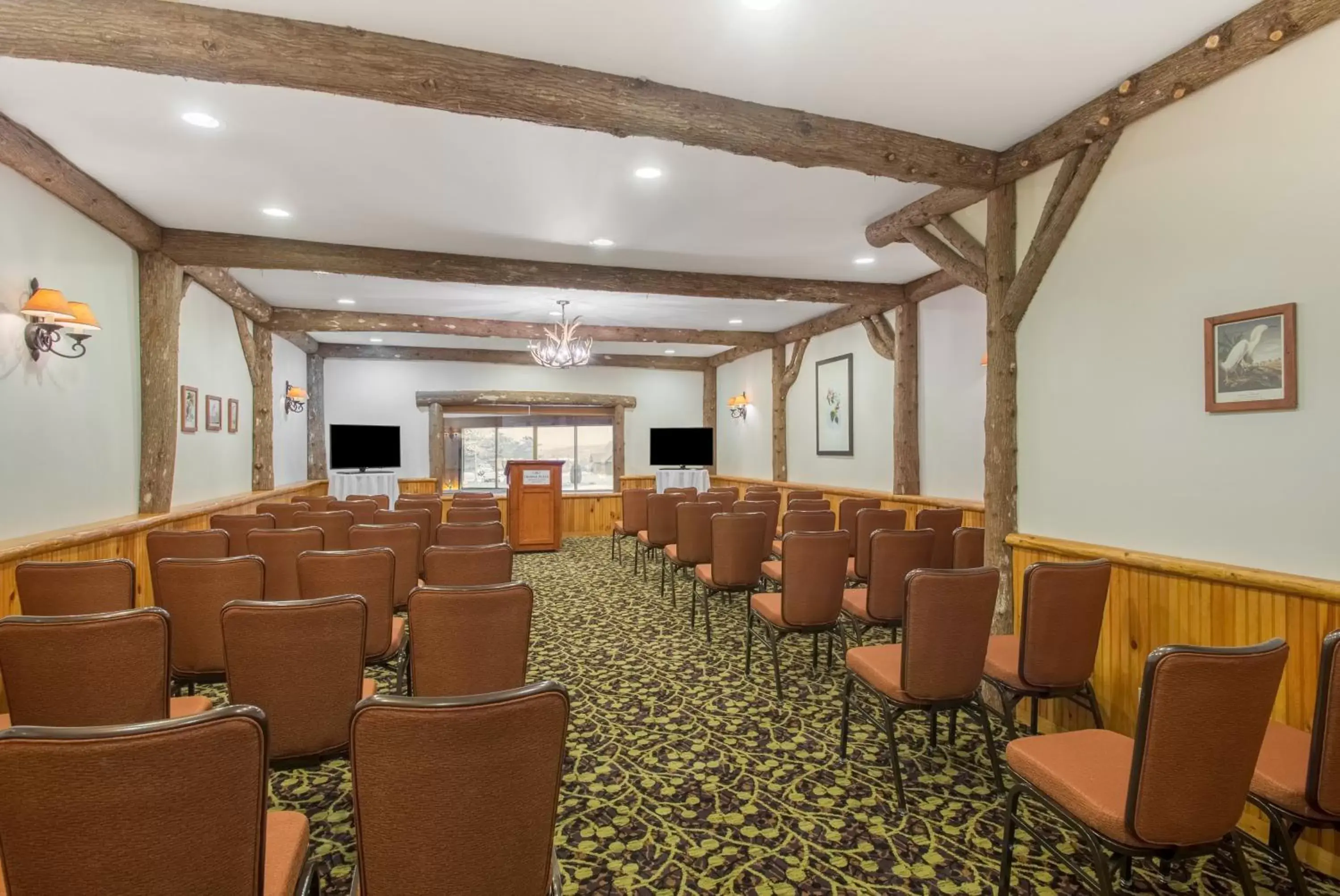 Meeting/conference room in Crowne Plaza Lake Placid, an IHG Hotel