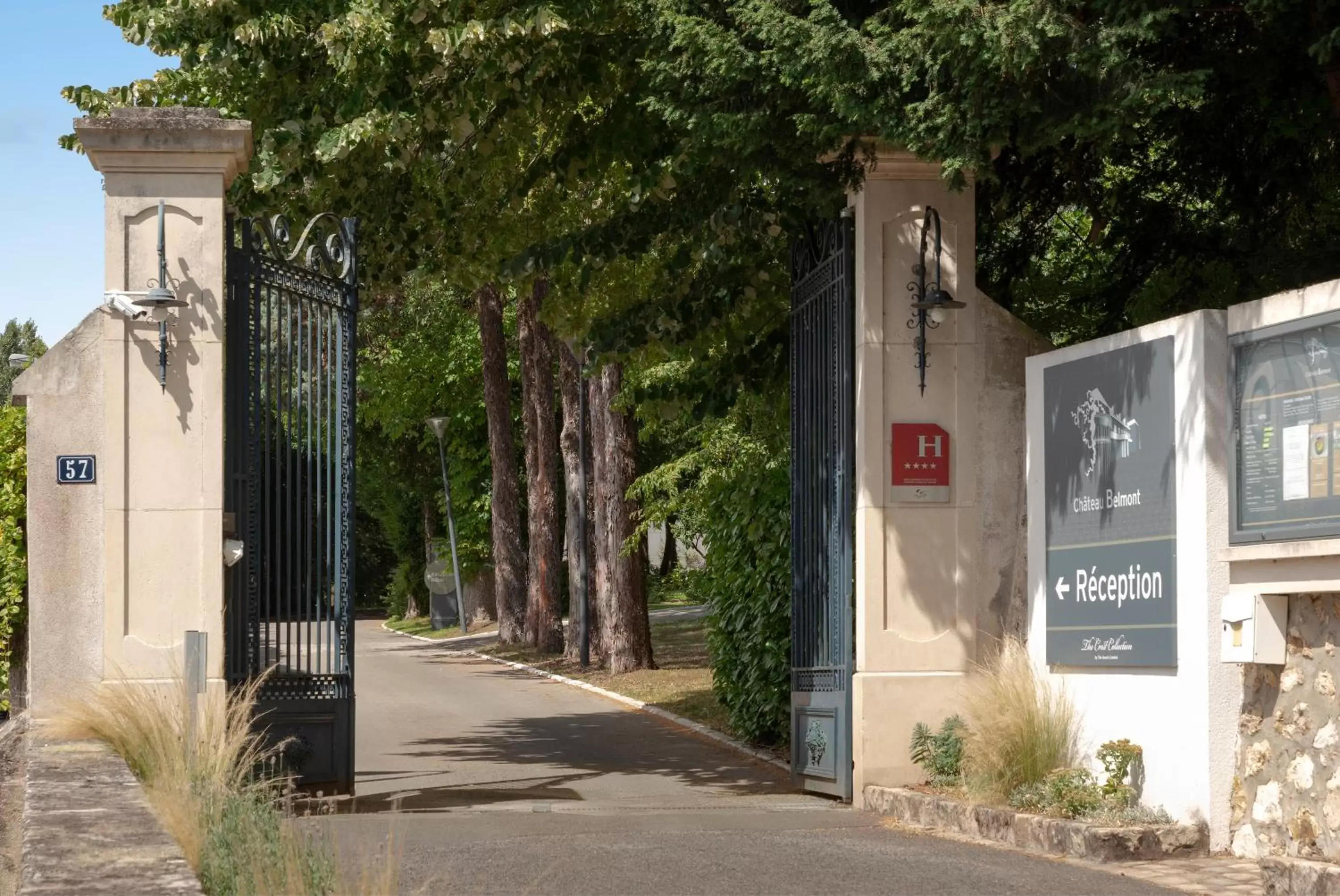 Facade/entrance in Château Belmont Tours by The Crest Collection Facade/entrance in Château Belmont Tours by The Crest Collection