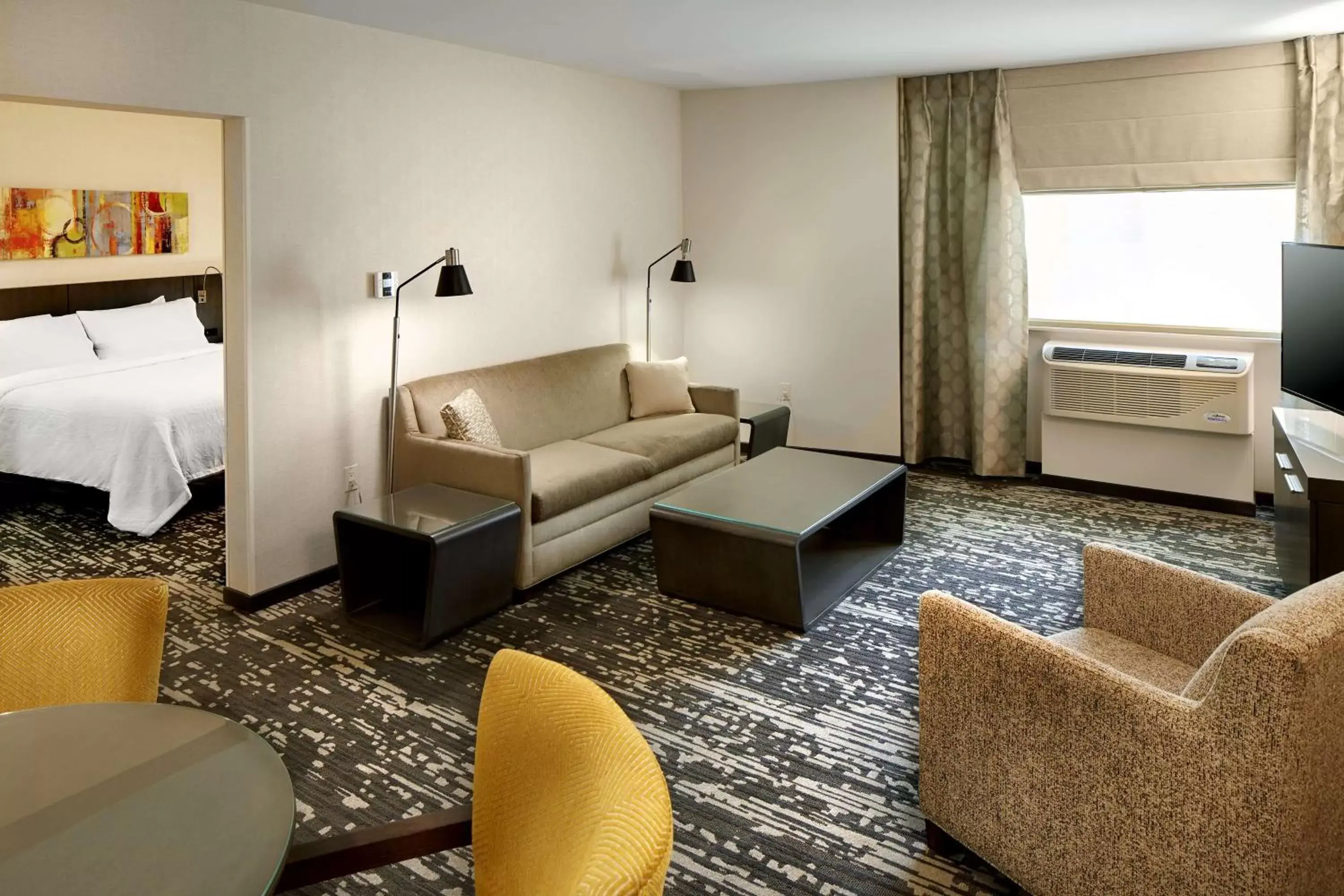 Living room, Seating Area in Hilton Garden Inn Roslyn