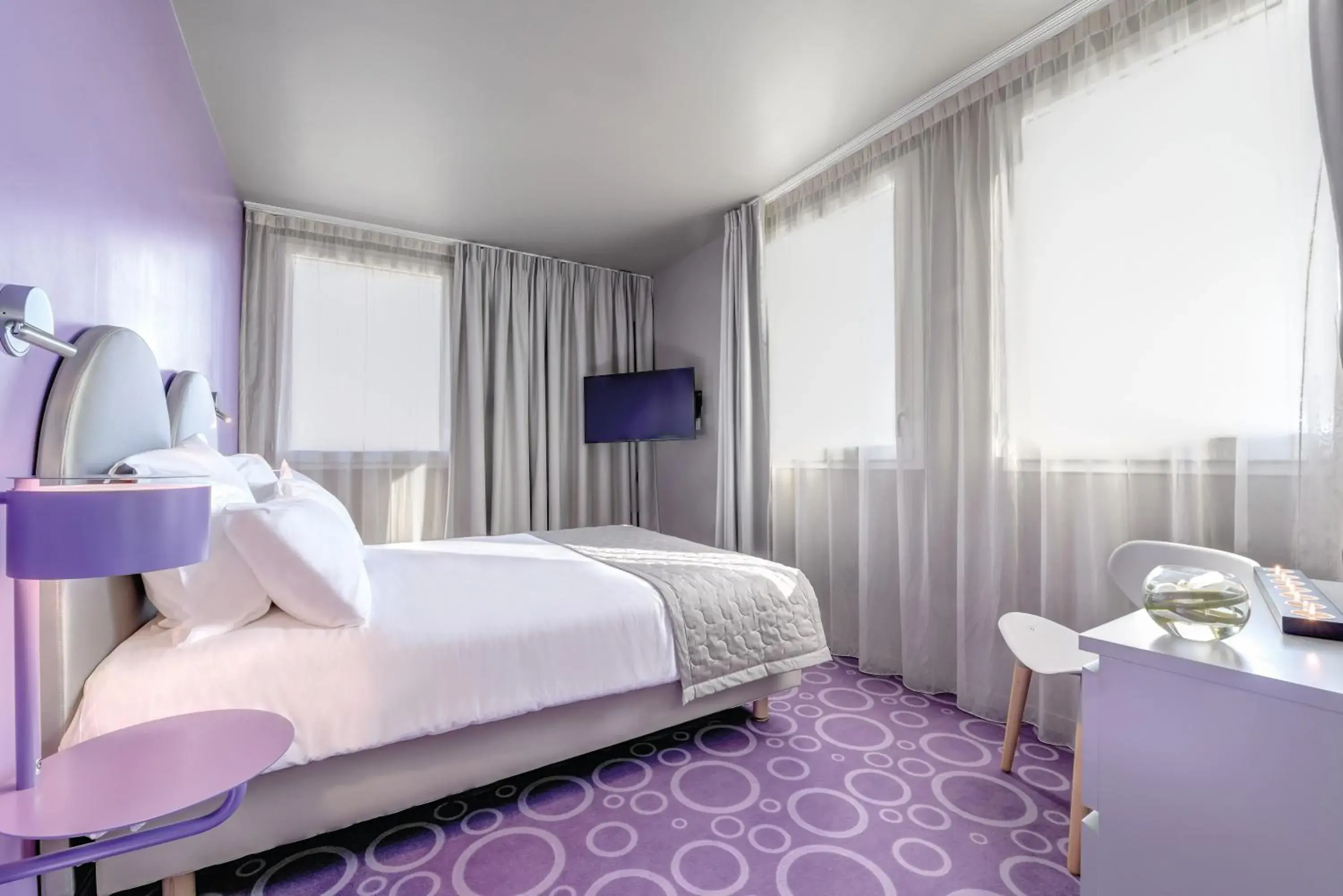 Bed in Appart'City Confort Paris Velizy