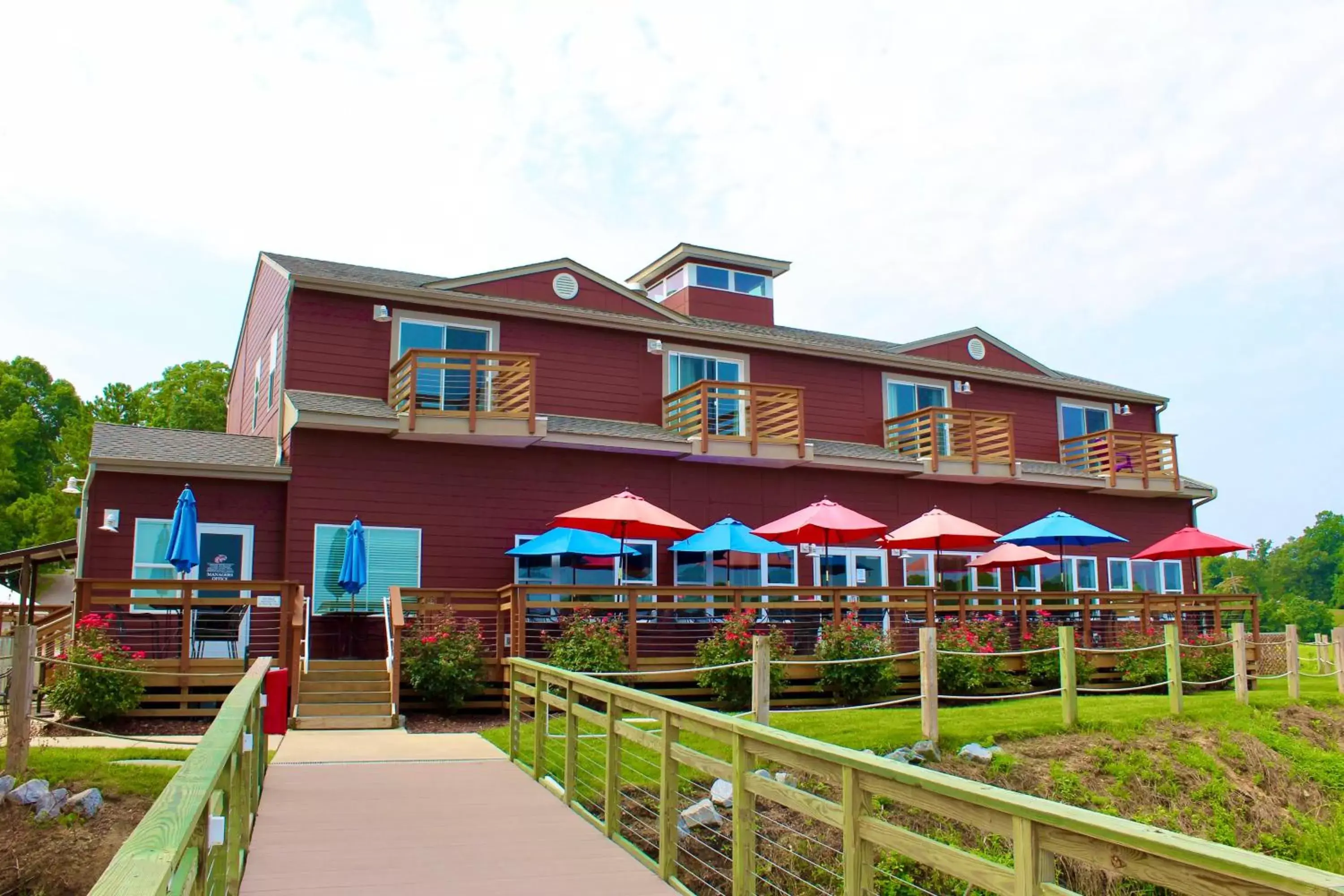 Property building in Surry Seafood Company Property building in Surry Seafood Company