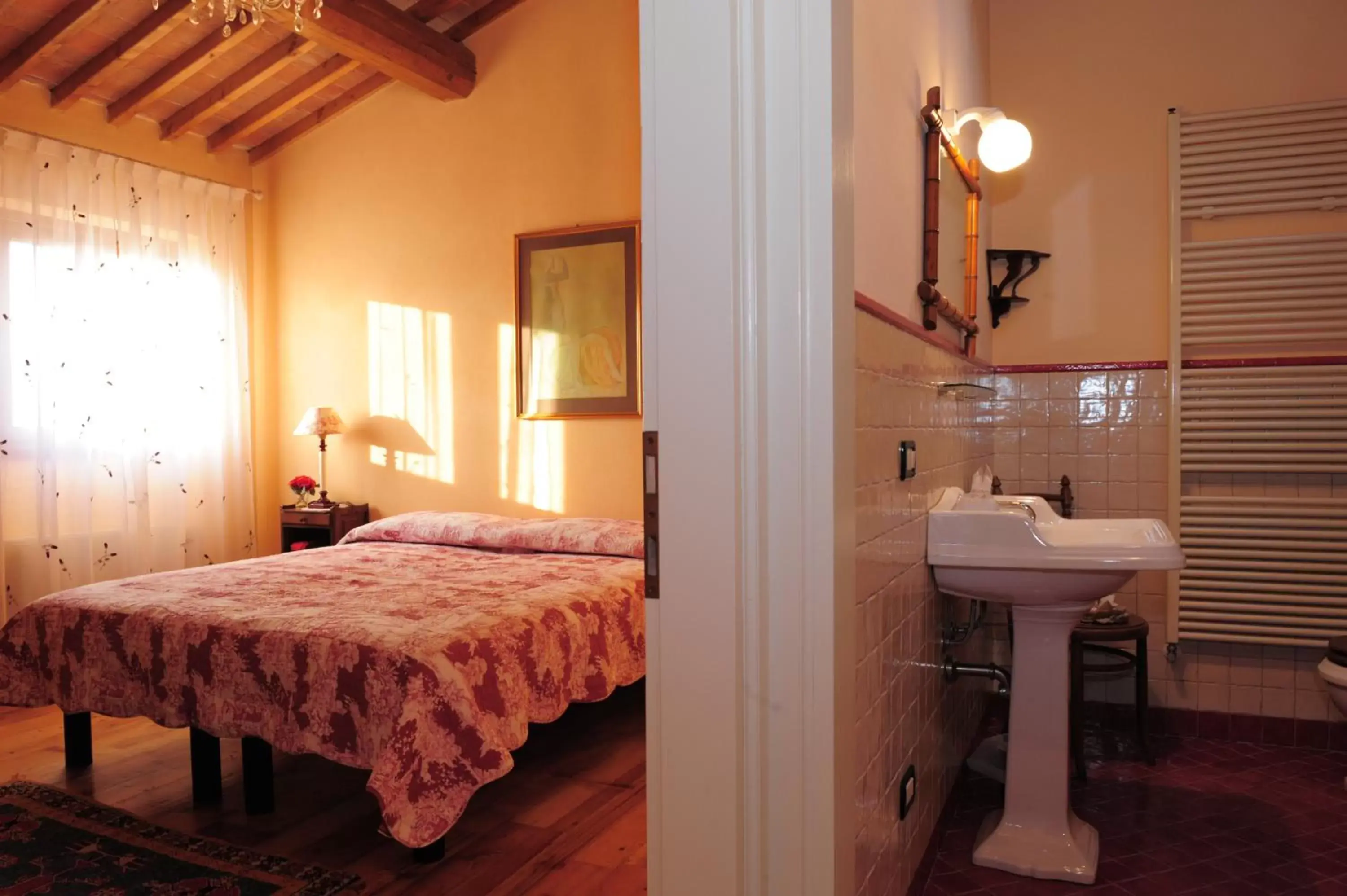 Bathroom, Bed in B&B Villa Nichesola