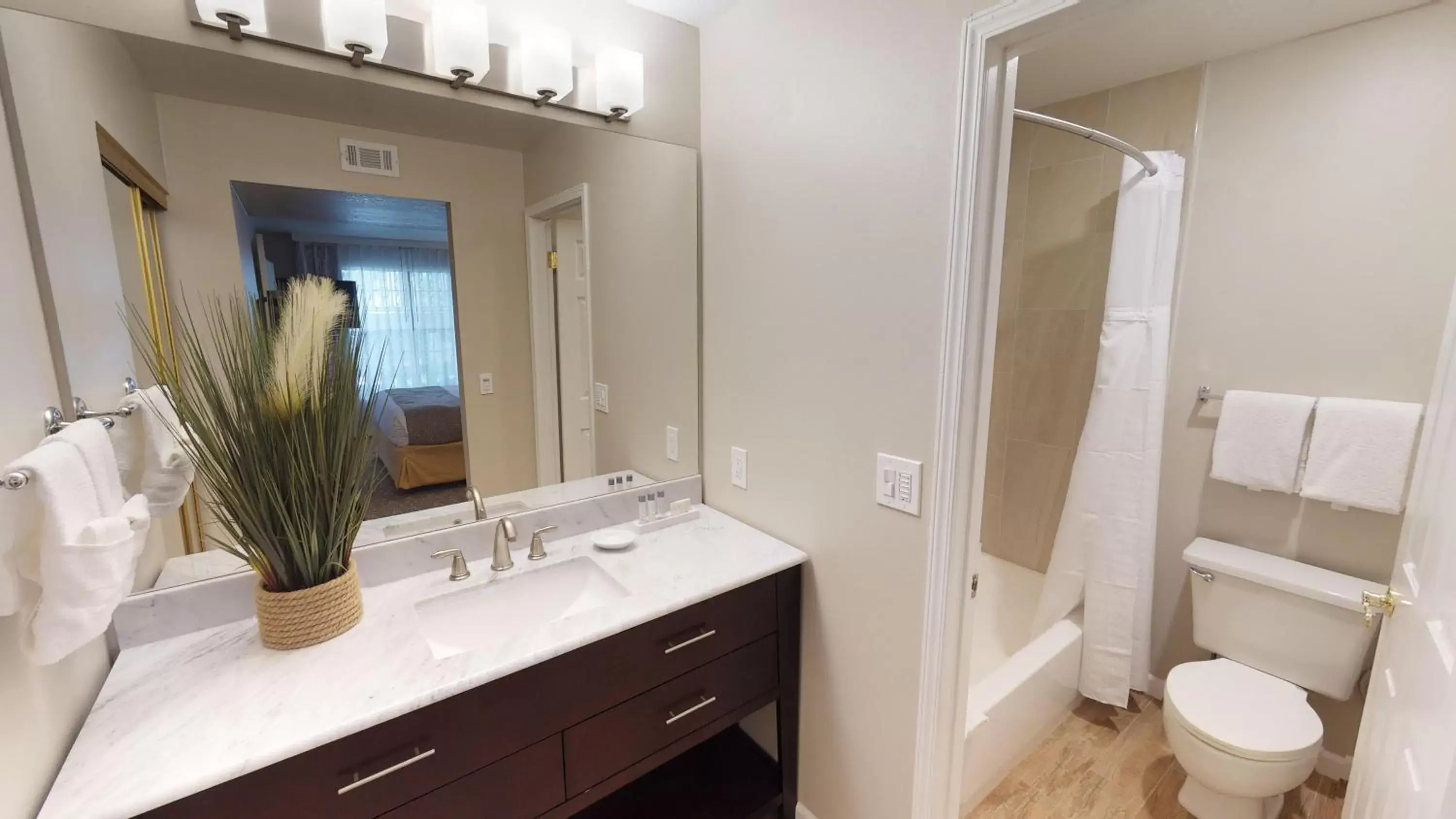 Bathroom in Chase Suite Hotel Newark Fremont