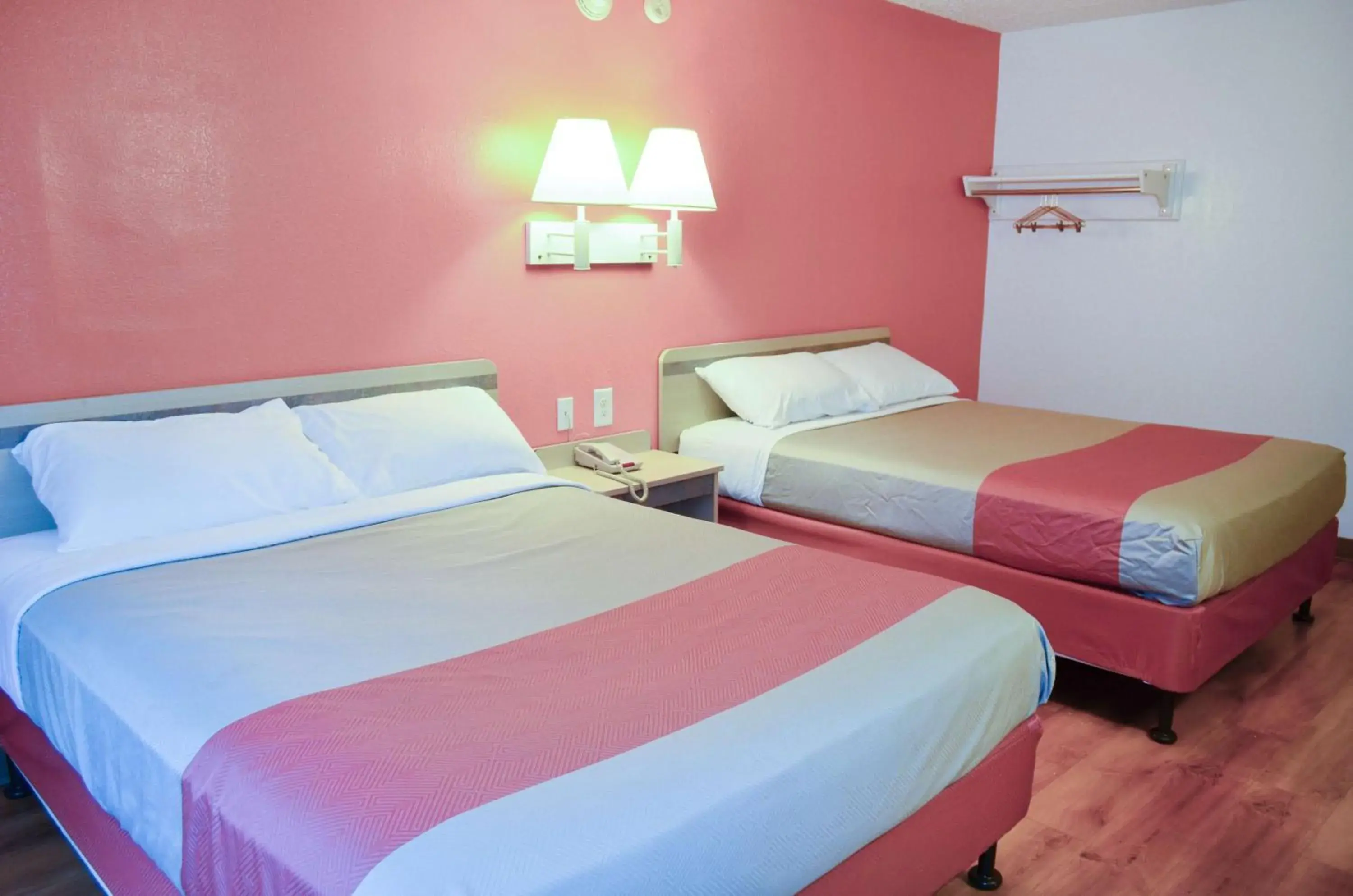 Bedroom, Bed in Motel 6-Albany, NY