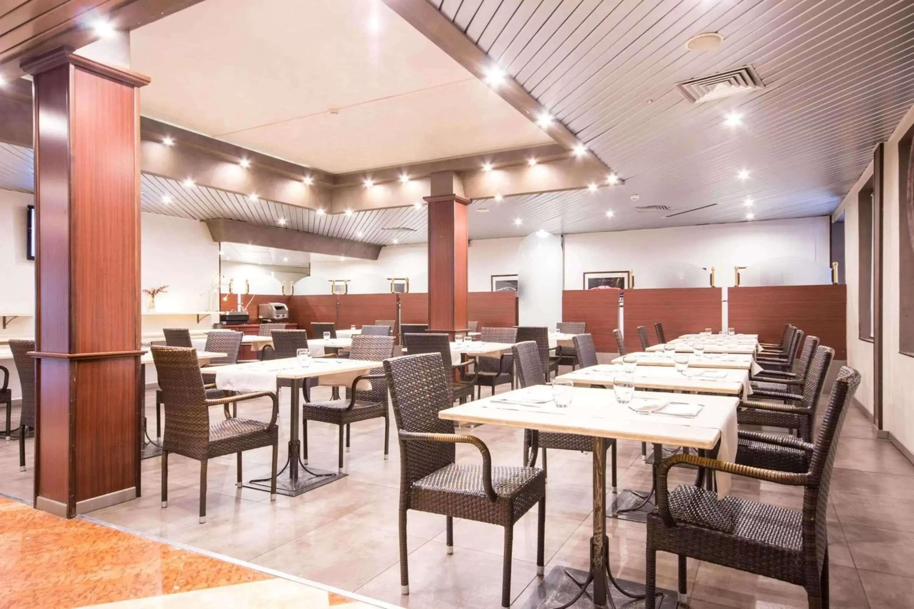 Restaurant/Places to Eat in Best Western Modena District