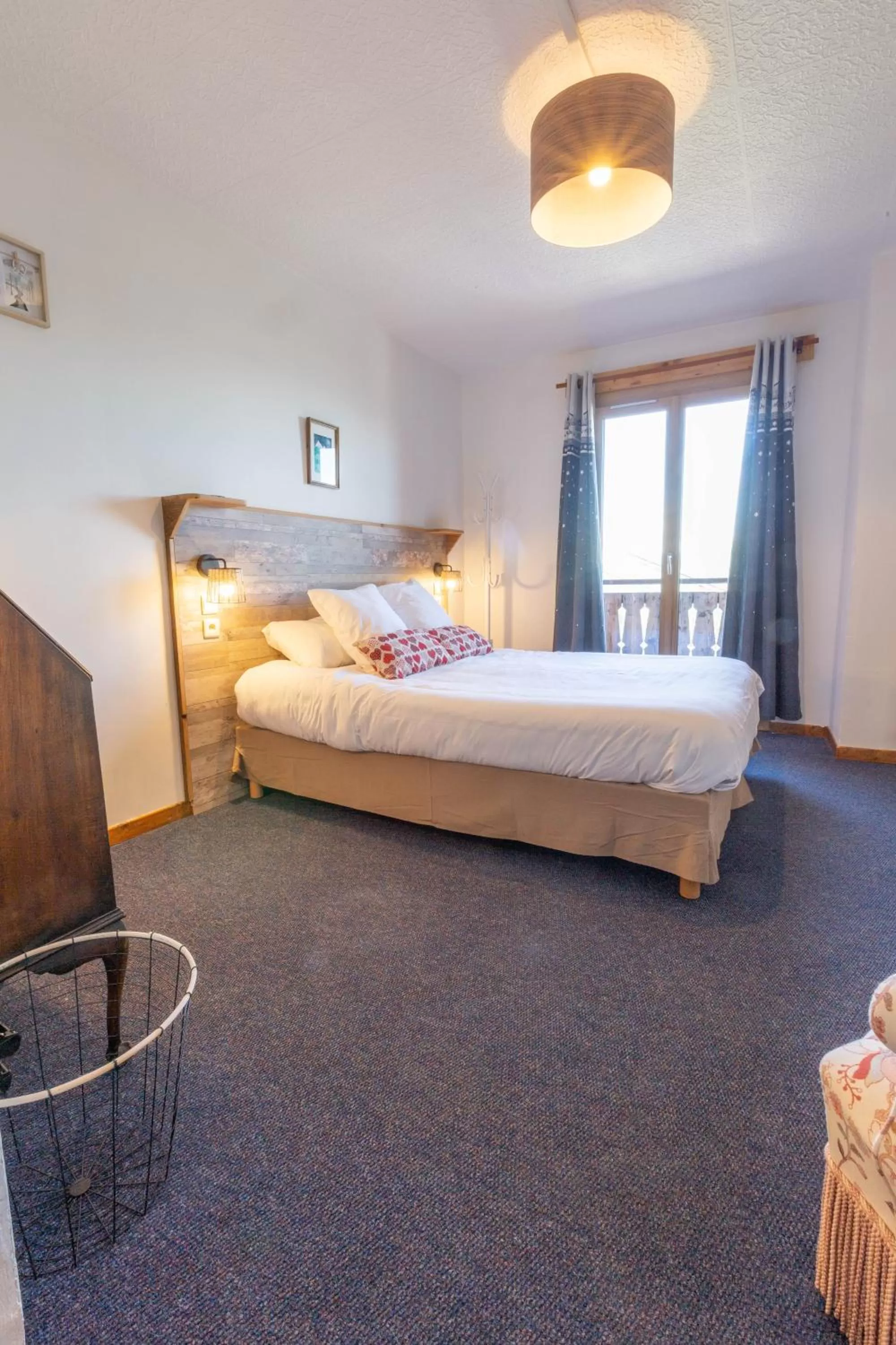 Photo of the whole room, Bed in L'Escale (accès en télécabine)