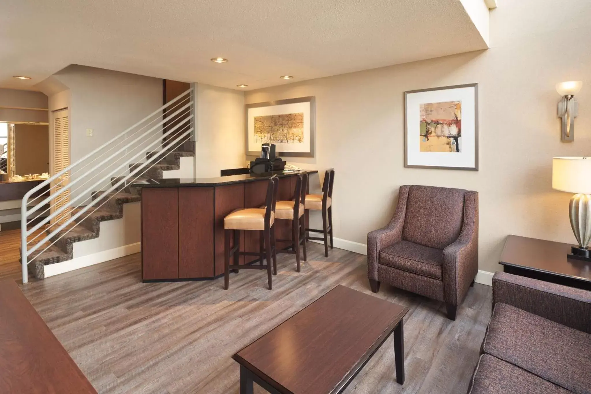 Photo of the whole room, Seating Area in Holiday Inn - Executive Center-Columbia Mall, an IHG Hotel