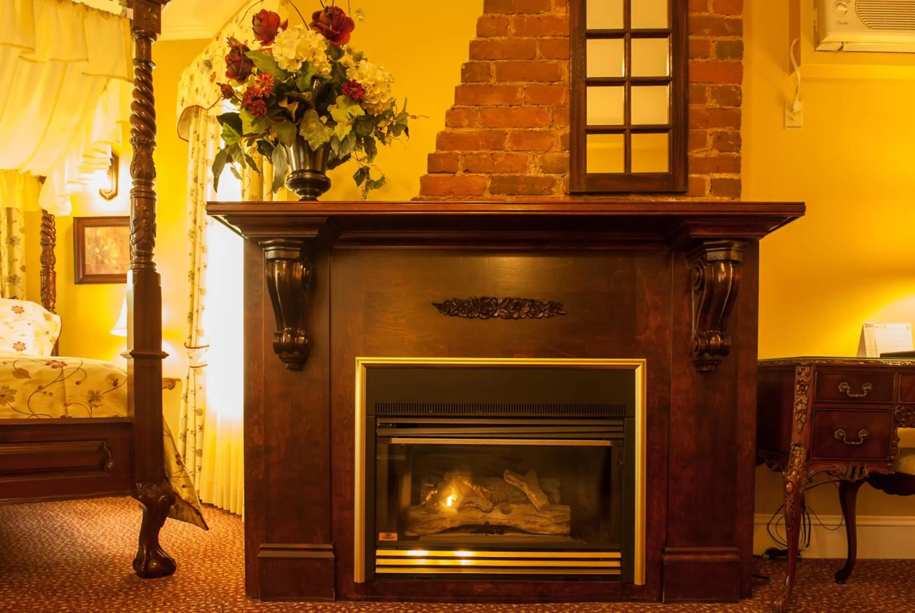 Decorative detail in Dundee Arms Inn