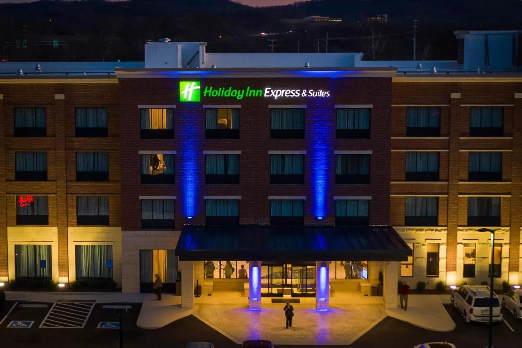 Property Building in Holiday Inn Express & Suites Franklin - Berry Farms, an IHG Hotel