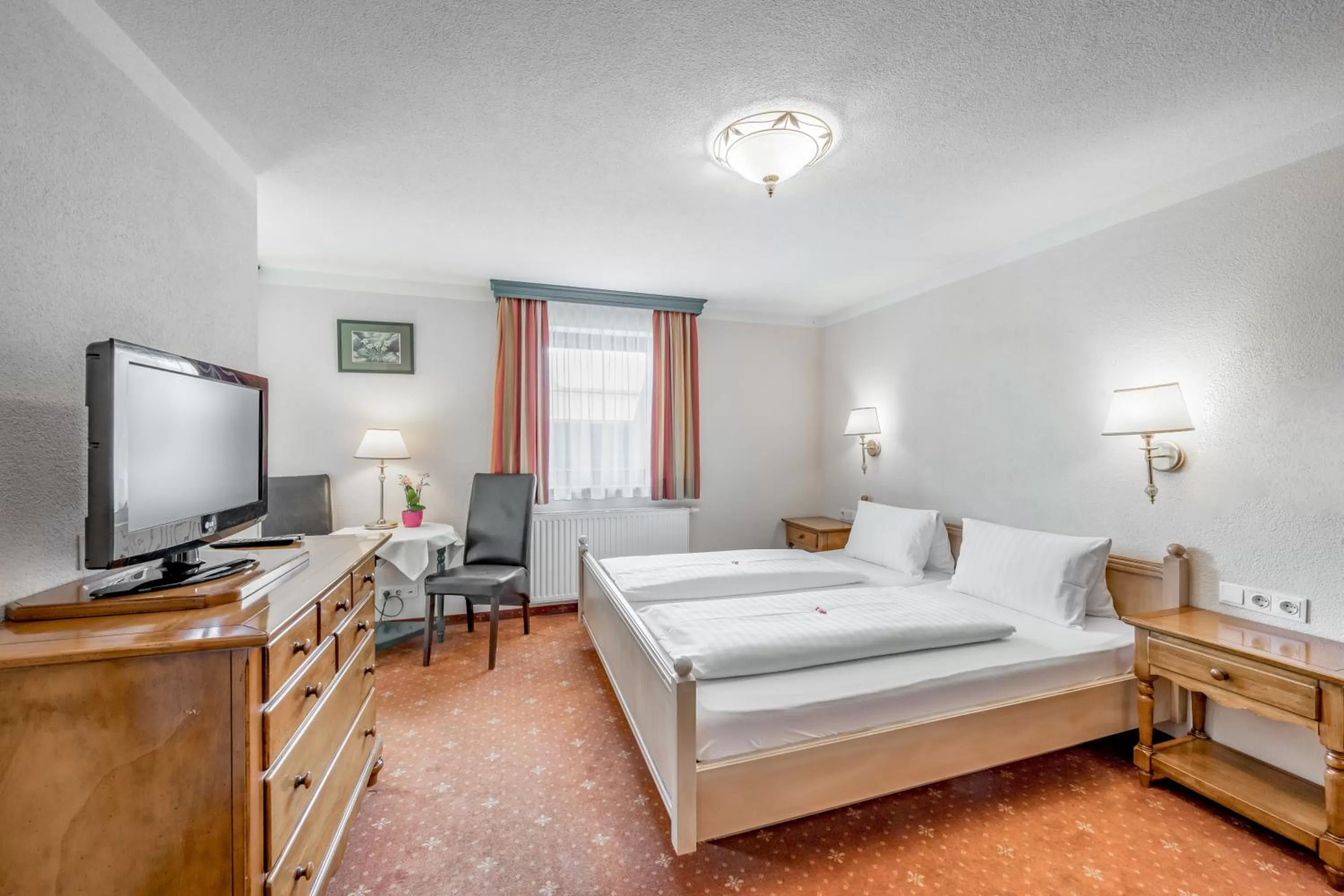 Photo of the whole room, Bed in Gasthof Schroll