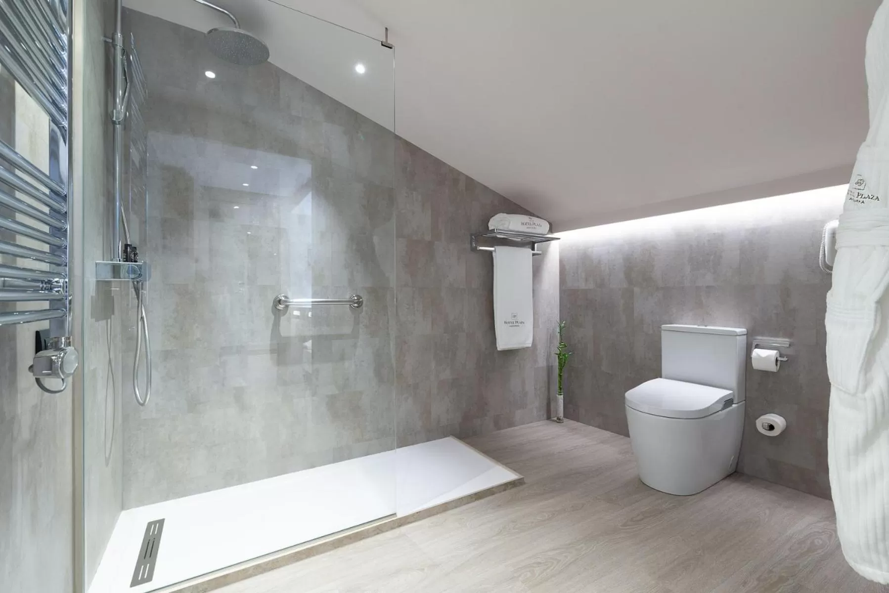 Shower in Grand Plaza Hotel & Wellness