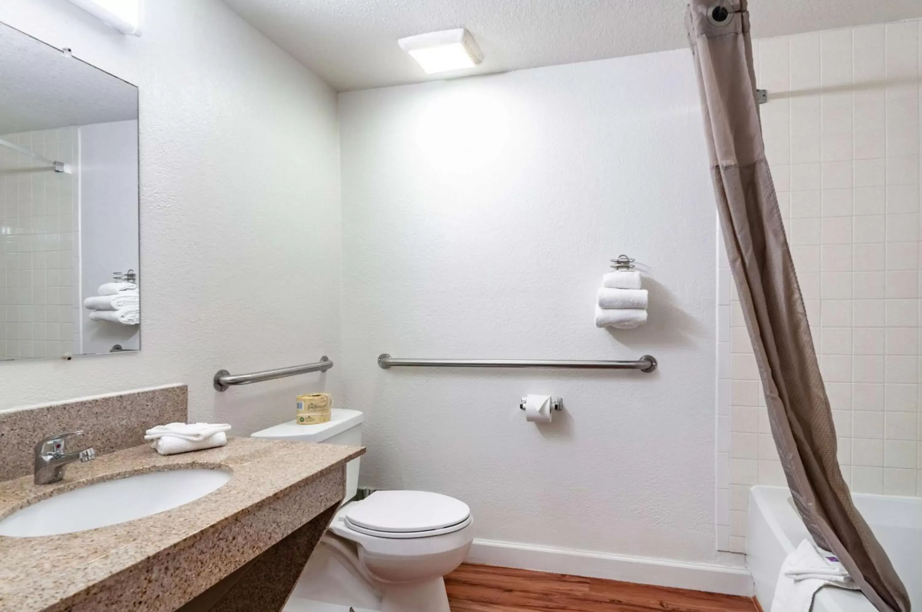Shower, Bathroom in Motel 6-Naperville, IL