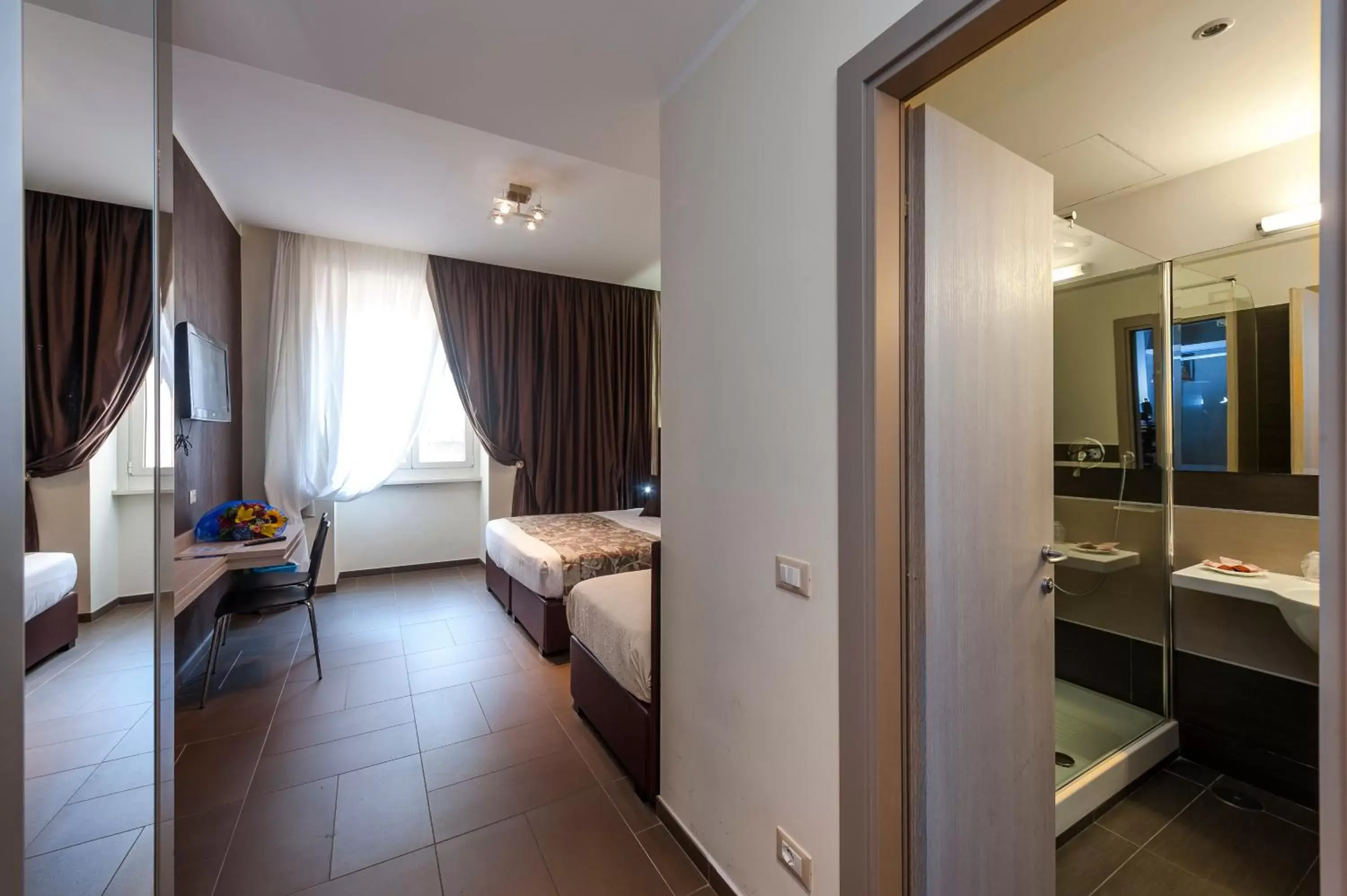 Bed in Hotel California Bed in Hotel California