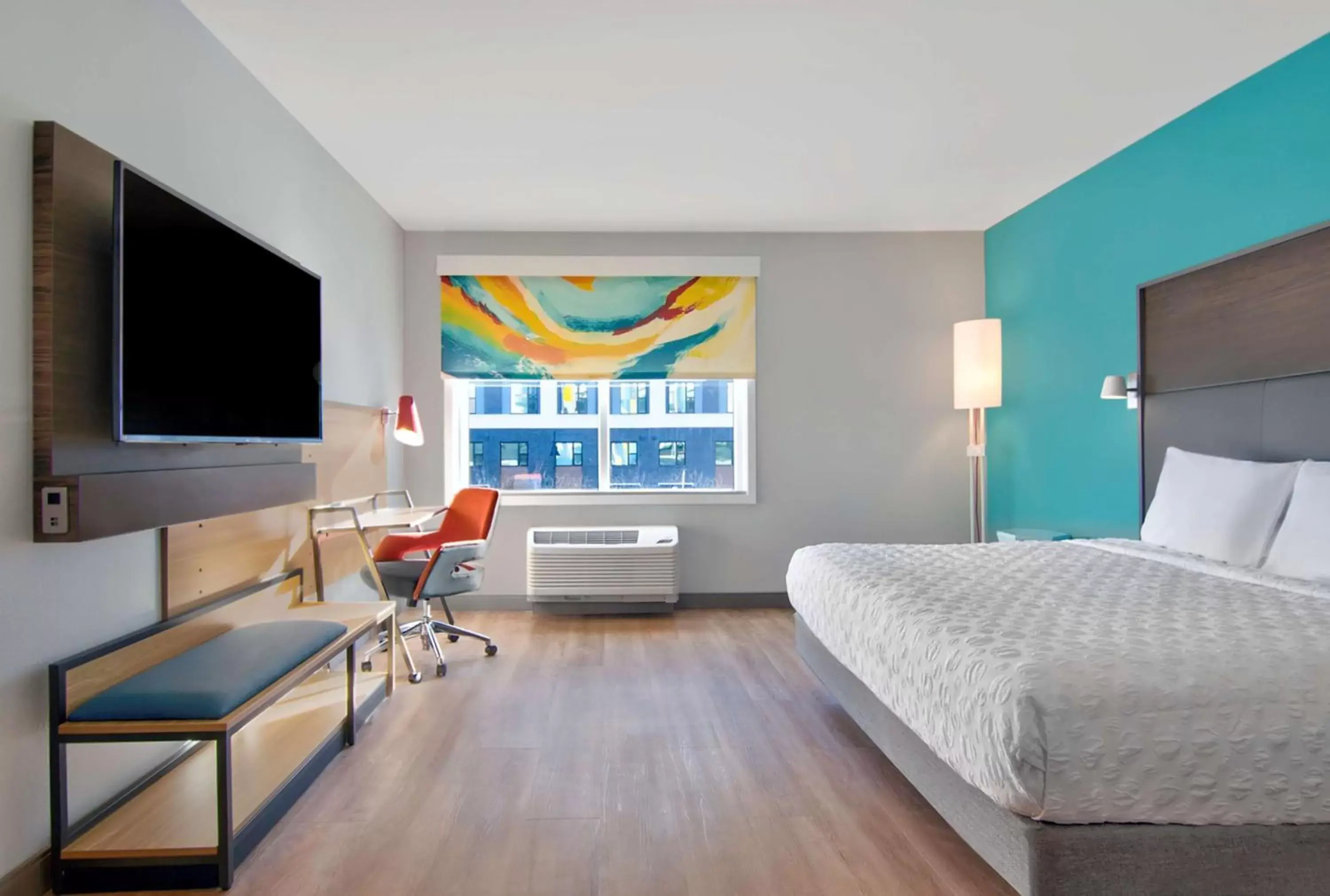 Bedroom, TV/Entertainment Center in Tru By Hilton Ashburn One Loudoun, Va