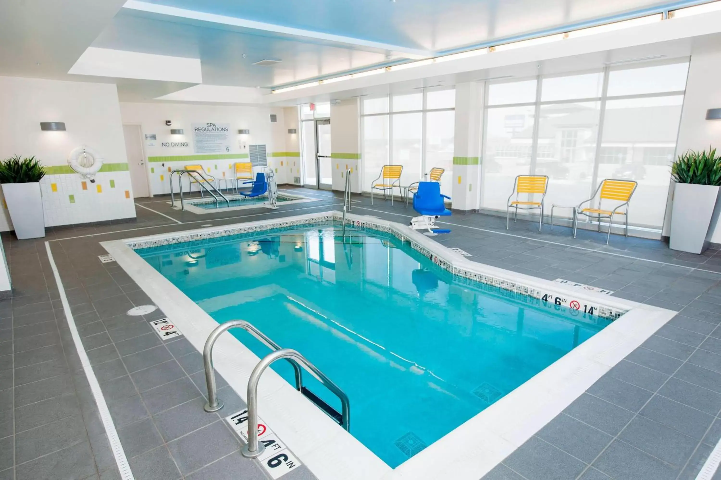 Swimming Pool in Fairfield Inn & Suites by Marriott Omaha Papillion