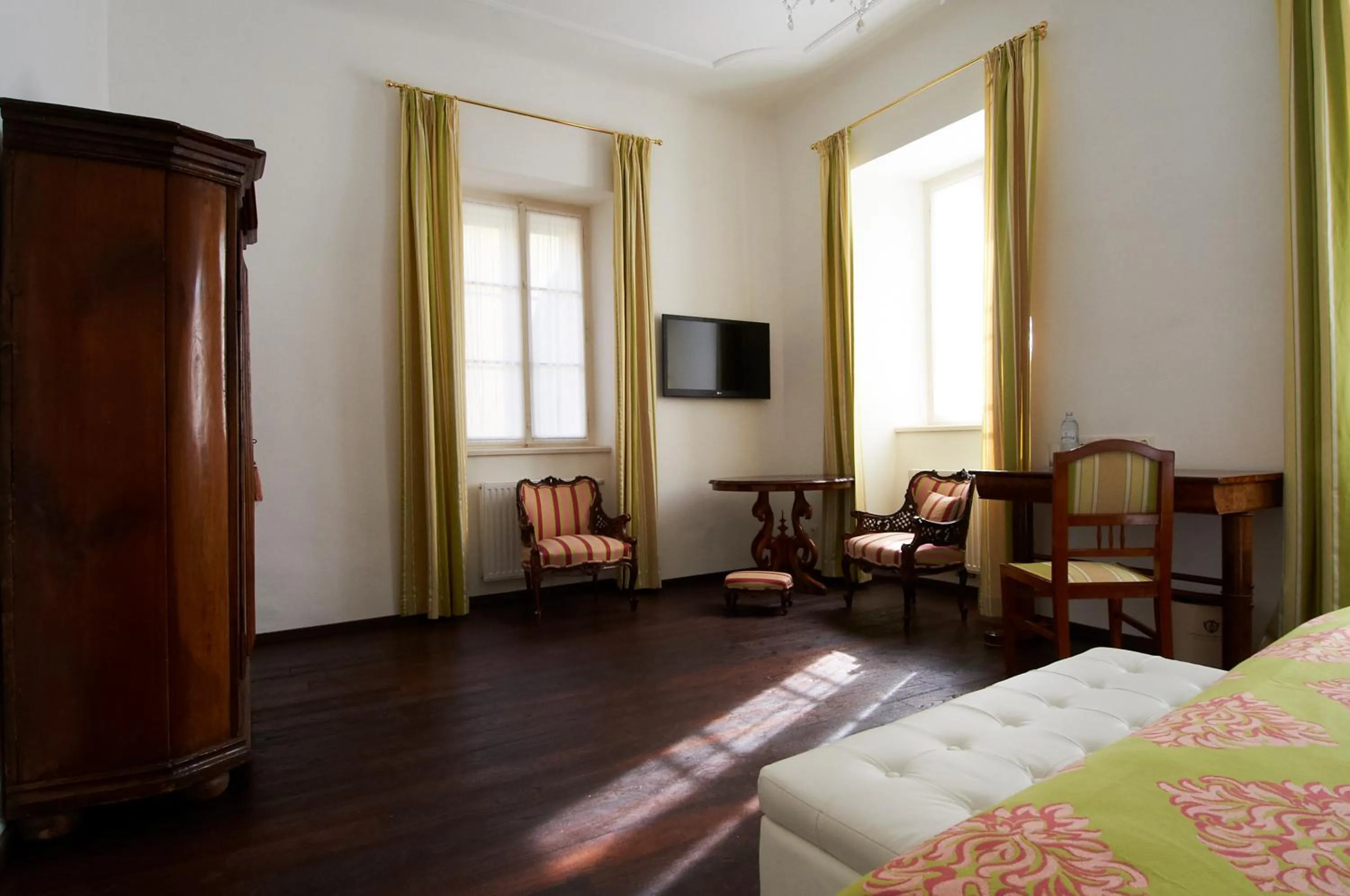 Bedroom, Bed in Hotel Landhaus Moserhof