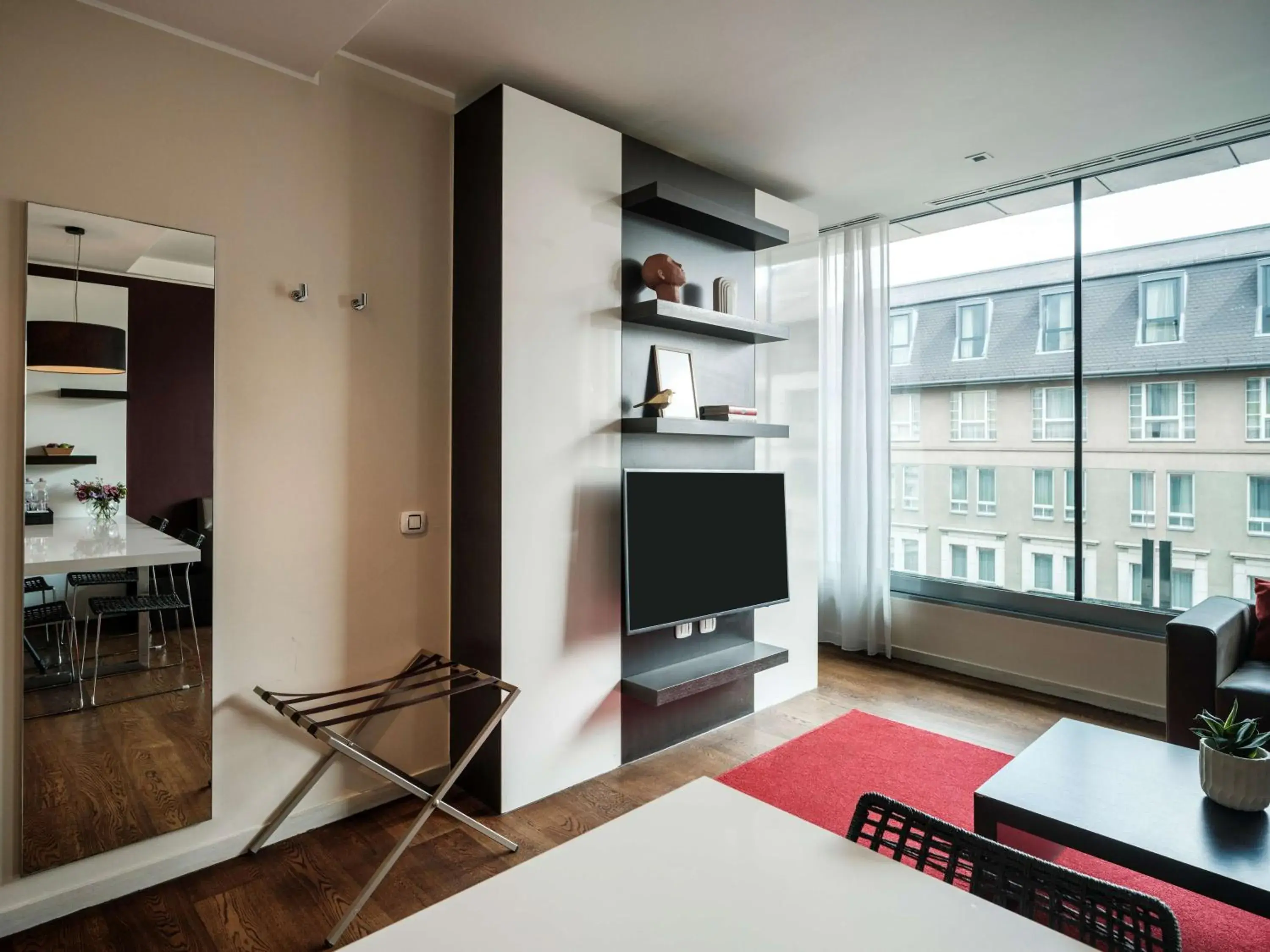 Bedroom, TV/Entertainment Center in NH Collection Budapest City Center