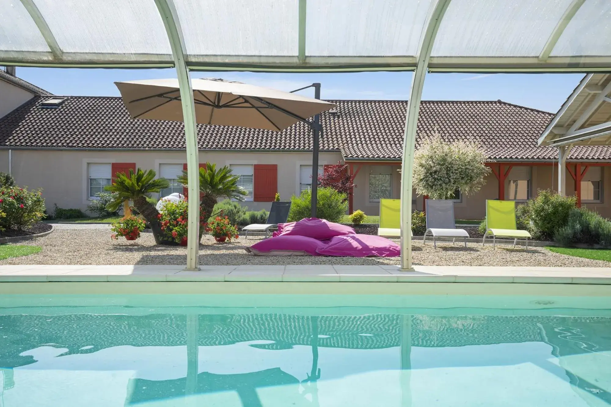 Pool view, Swimming Pool in The Originals Boutique, H¿tel Le Pillebois, Bourg-en-Bresse Nord