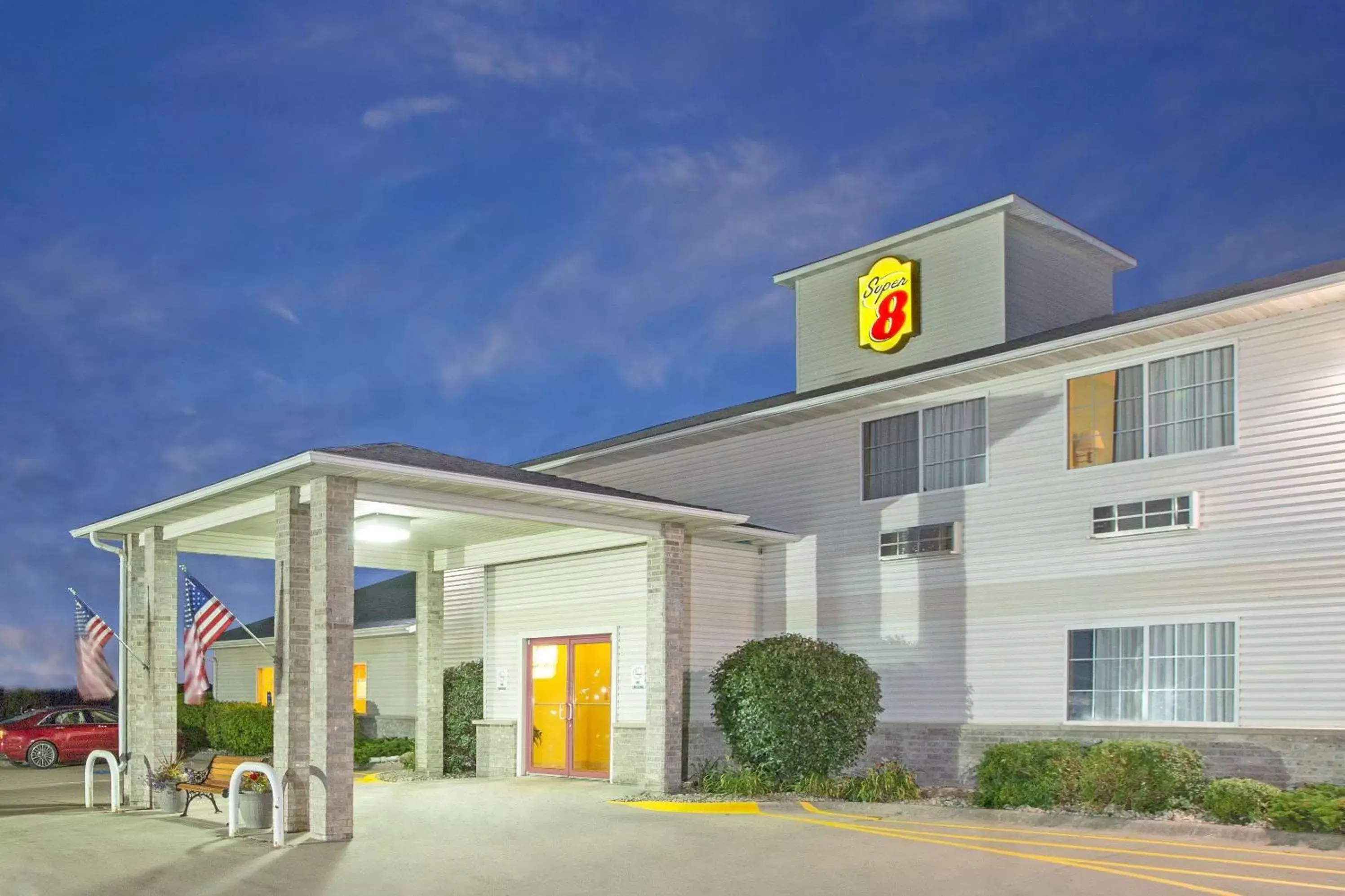 Property building in Super 8 by Wyndham Clarinda Property building in Super 8 by Wyndham Clarinda