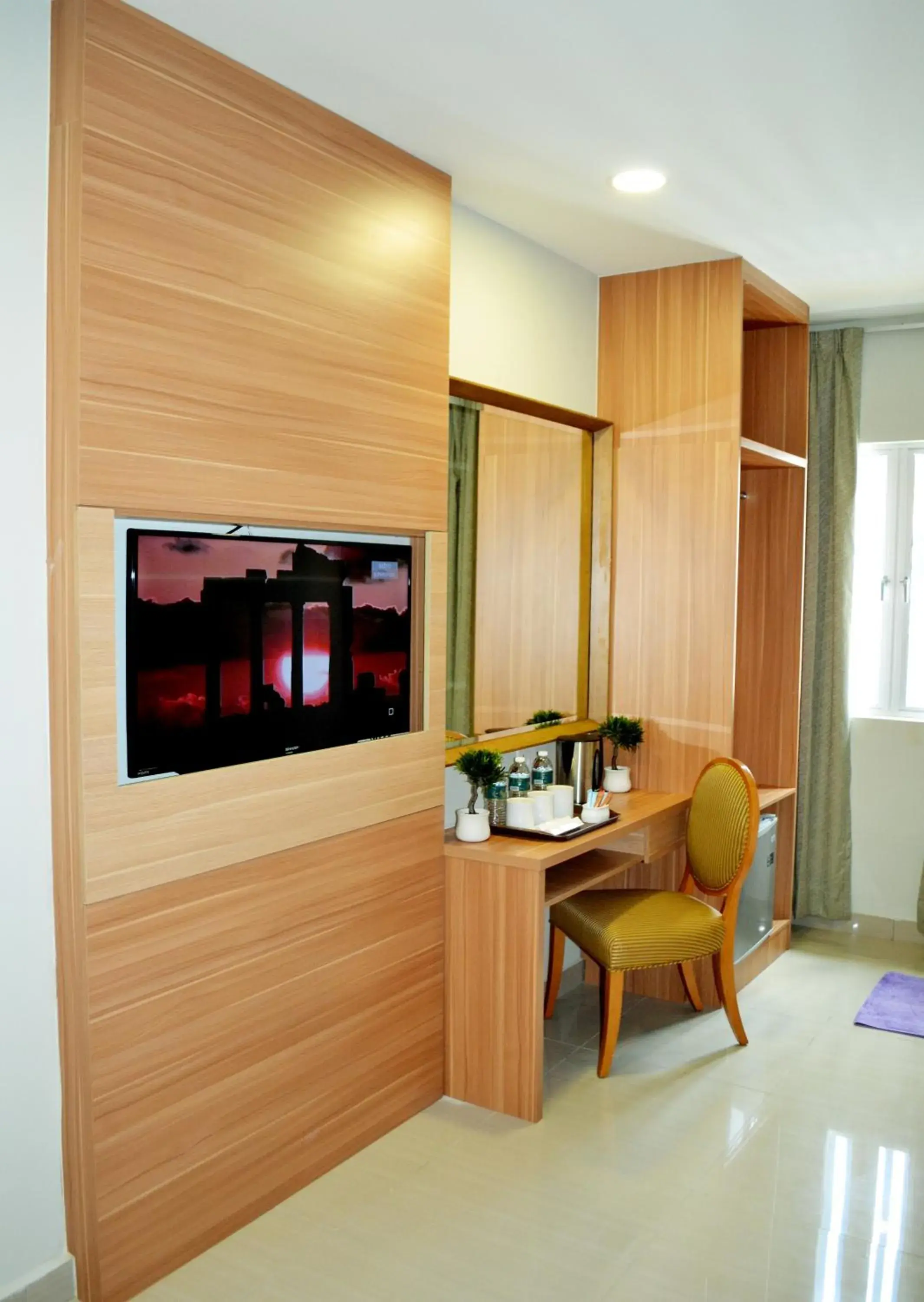 Communal lounge/ TV room, TV/Entertainment Center in Easy Hotel KL Sentral