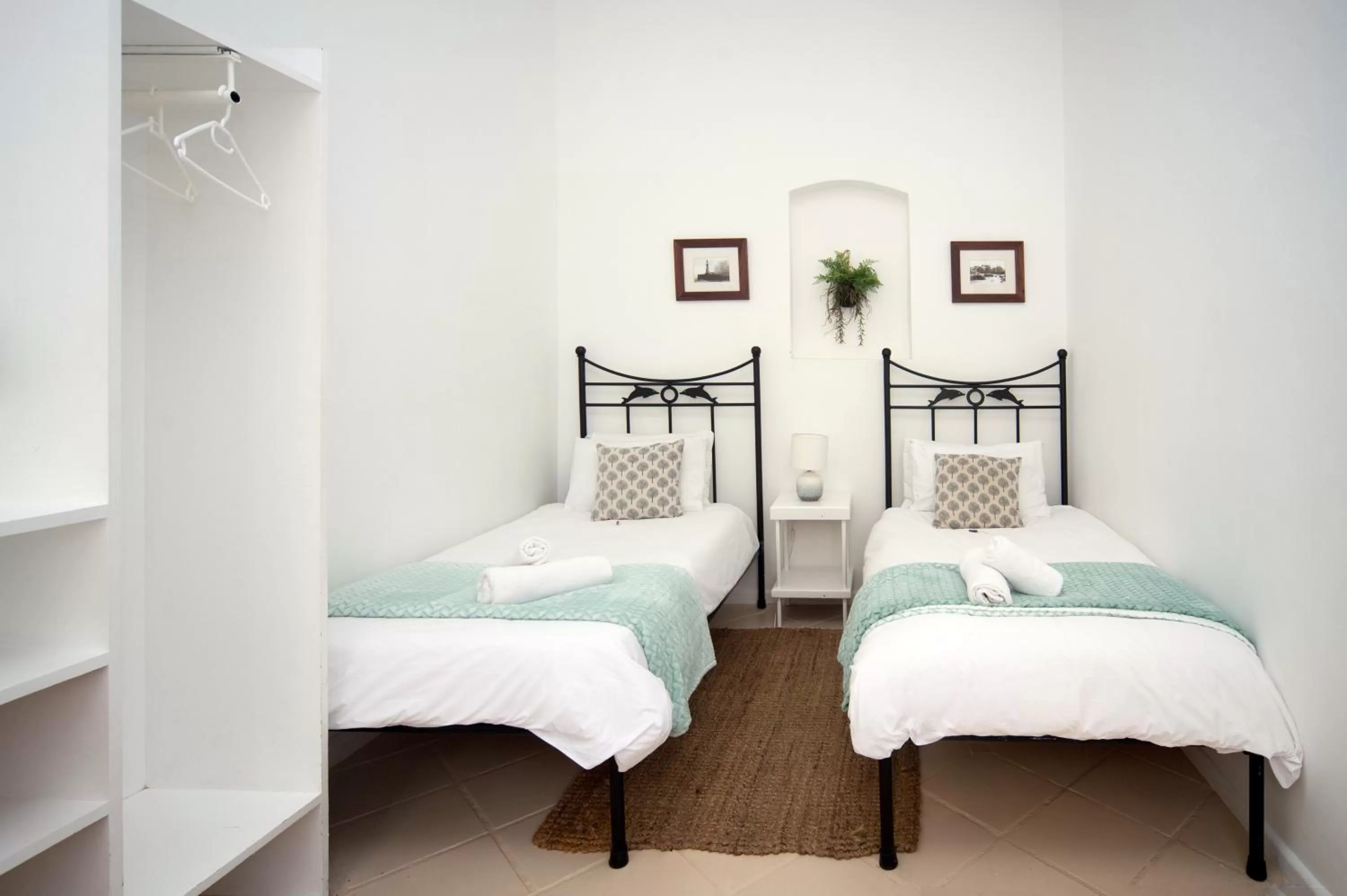Standard Twin Room with Courtyard View in Boulders Beach Hotel, Cafe and Curio shop