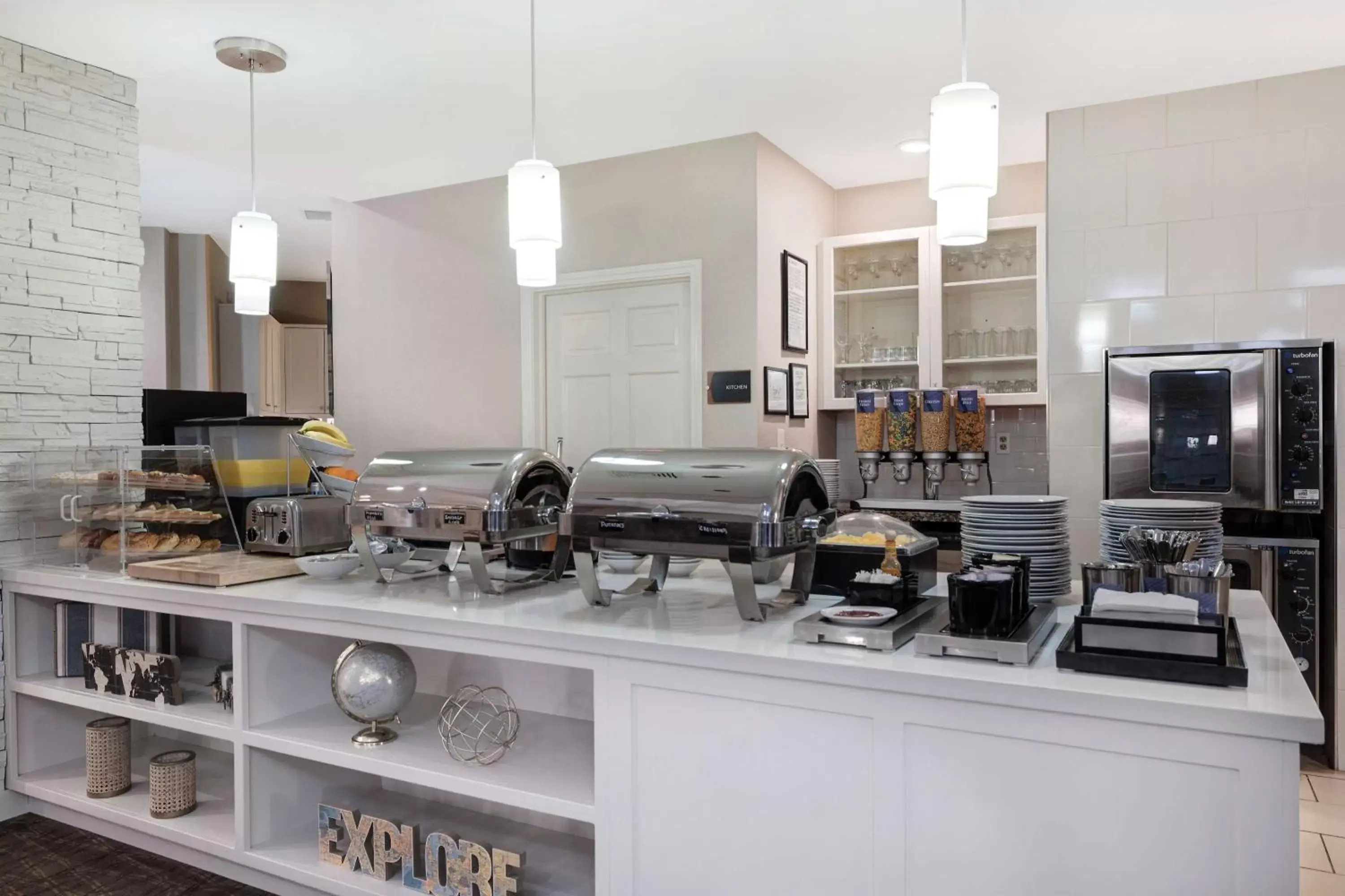 Breakfast, Kitchen/Kitchenette in Homewood Suites by Hilton Boulder