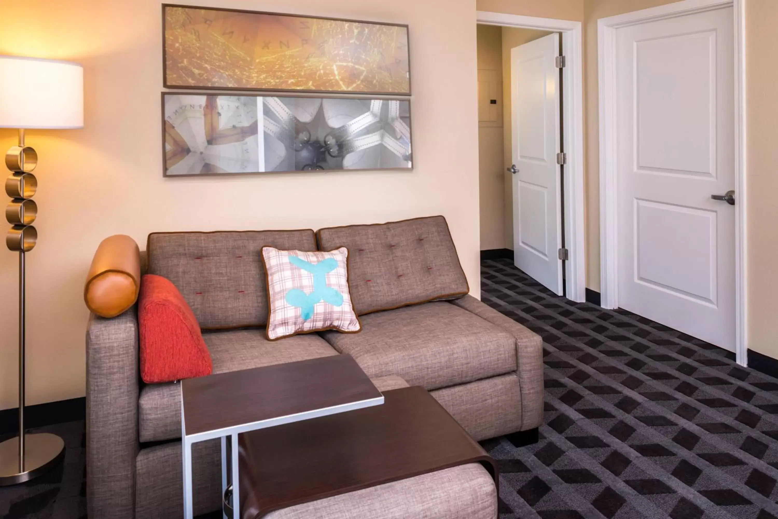 Bedroom, Seating Area in TownePlace Suites Huntington