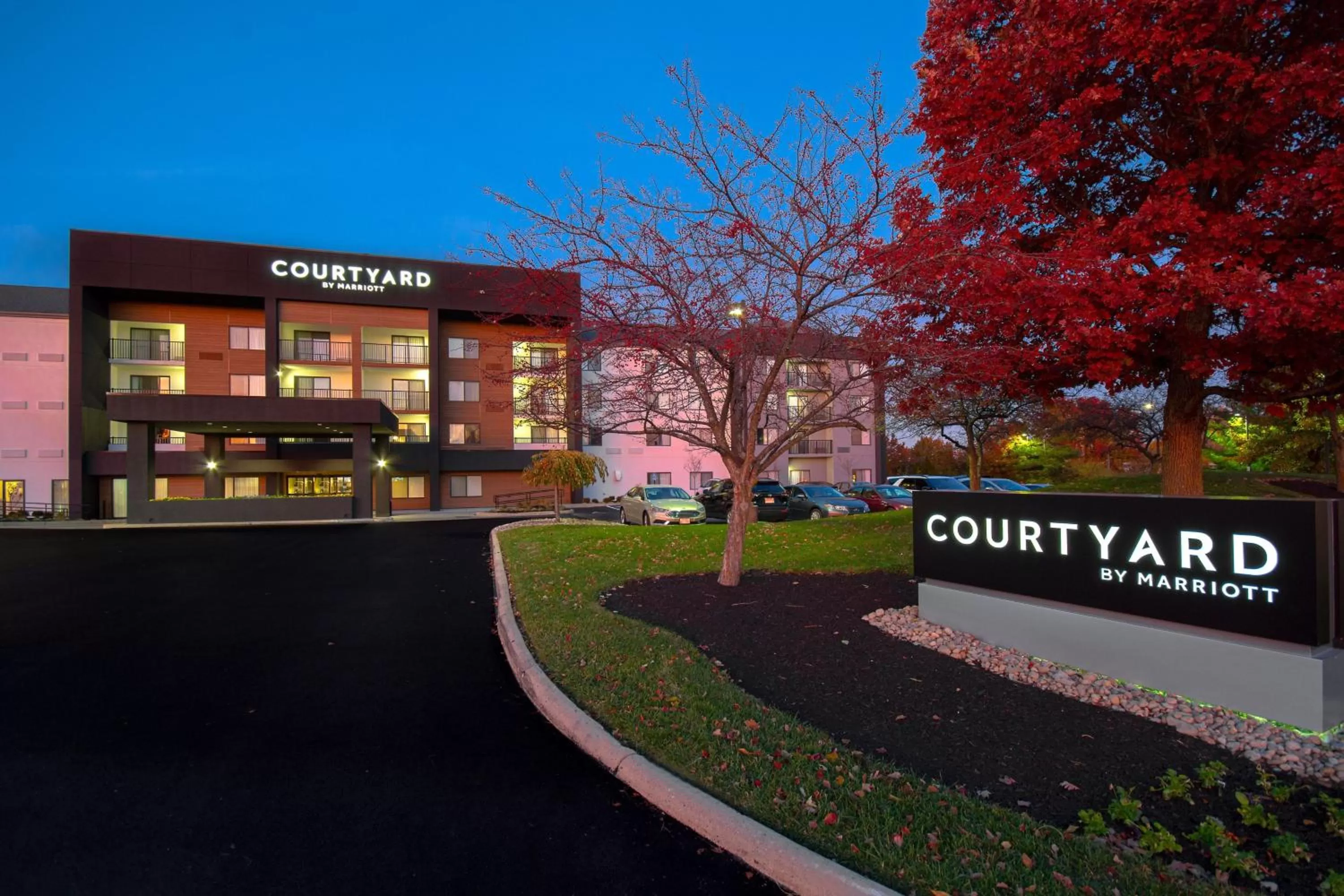 Property building in Courtyard by Marriott Cincinnati Airport