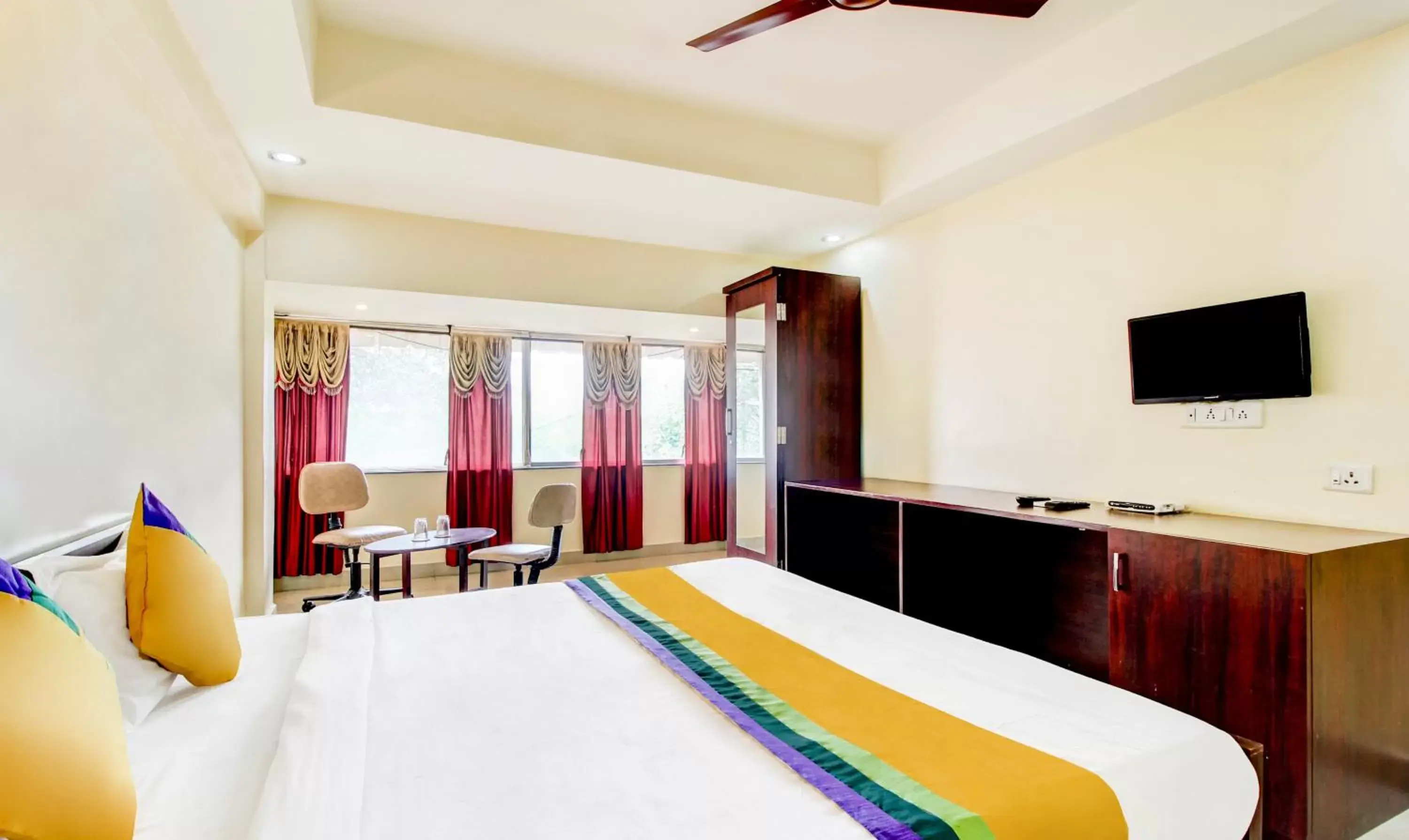 Bedroom, Bed in Itsy Hotels Aditya Bedroom, Bed in Itsy Hotels Aditya