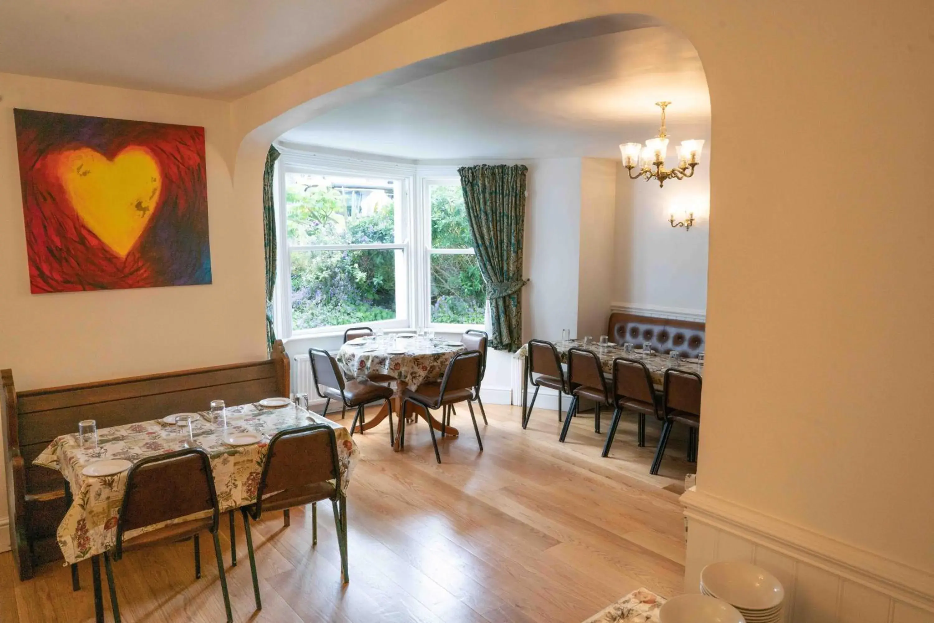 Seating area, Dining Area in Llandudno Hostel