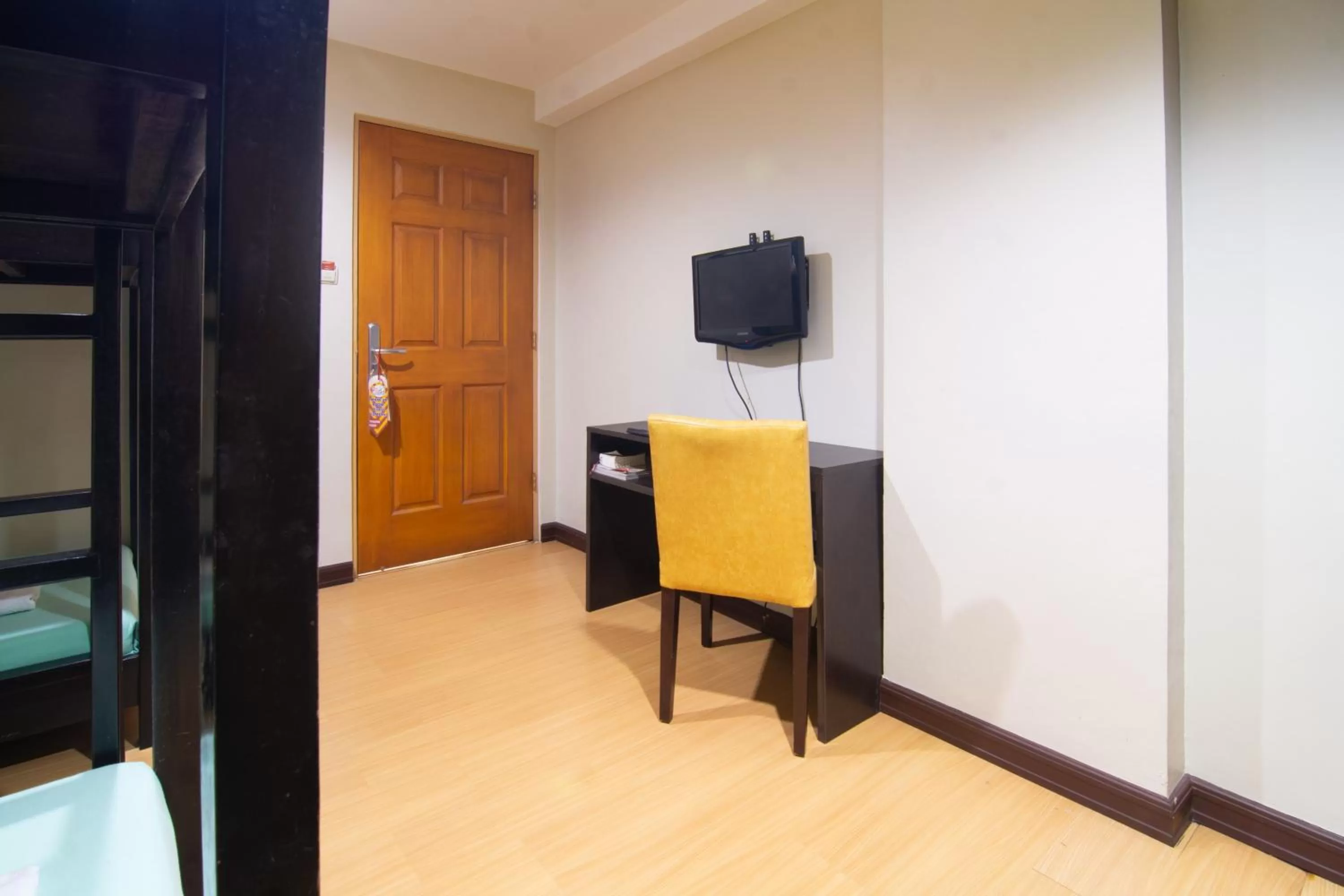 TV and multimedia, Bed in Festive Hotel Makati