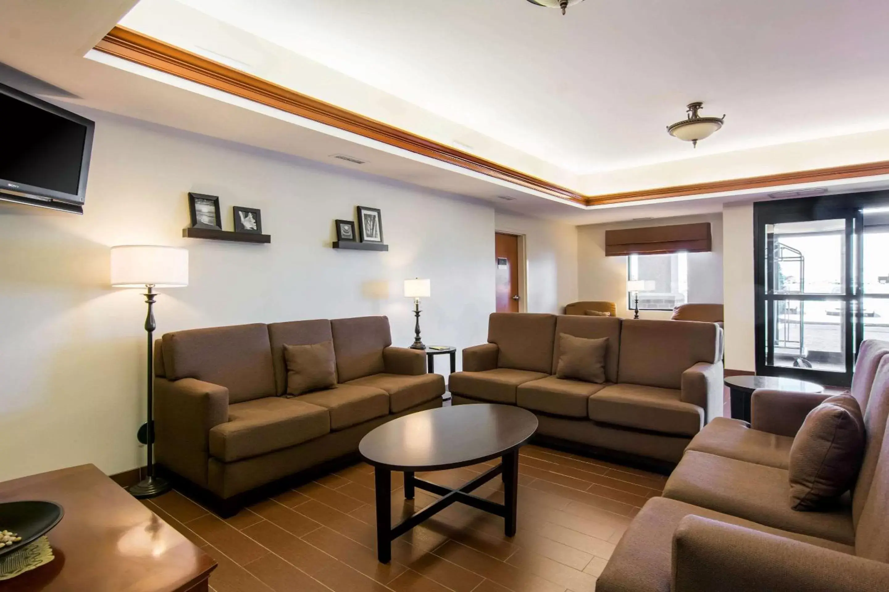 Lobby or reception, Seating Area in Sleep Inn & Suites near Fort Gregg-Adams