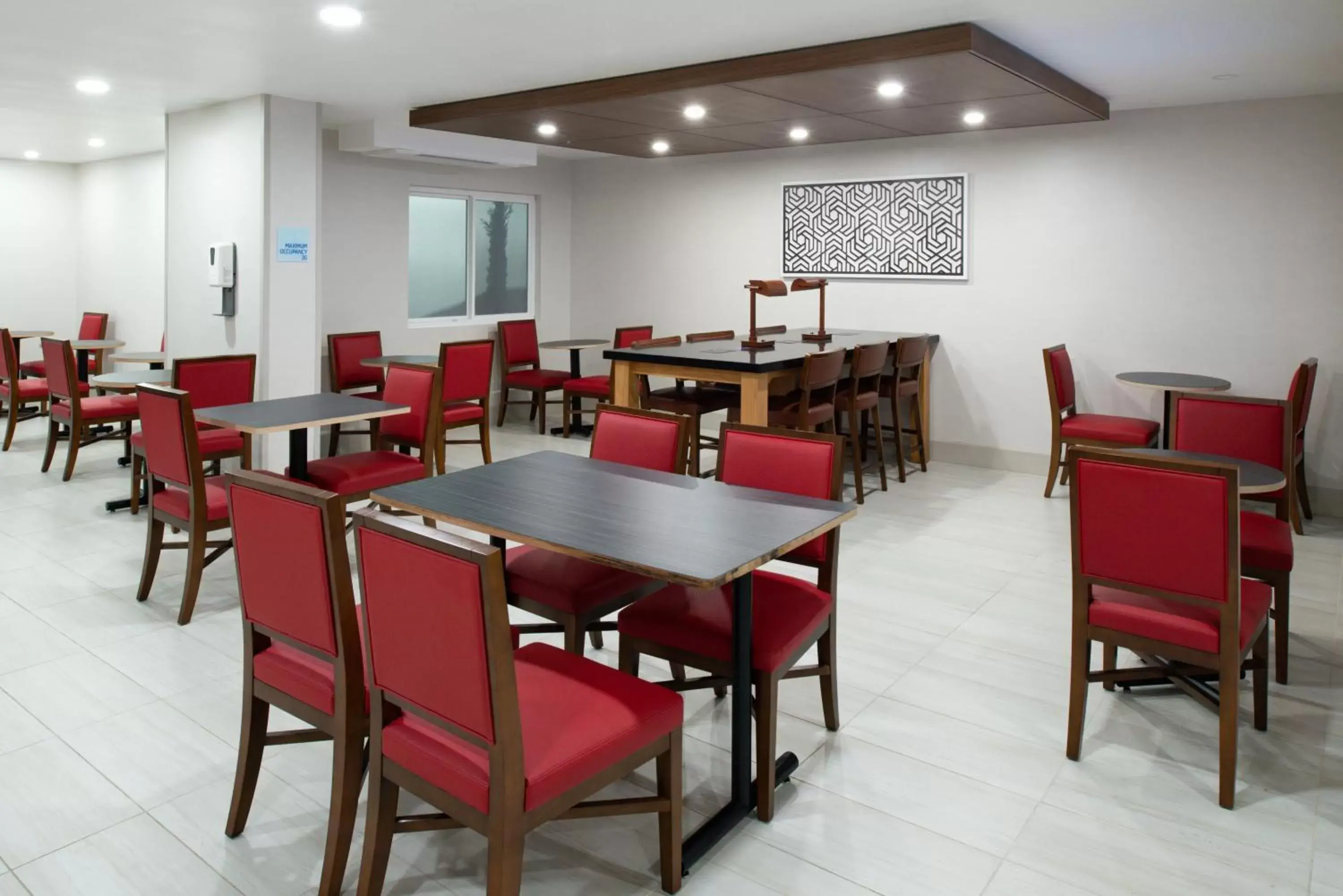 Breakfast, Restaurant/Places to Eat in Holiday Inn Express - Santa Rosa North, an IHG Hotel