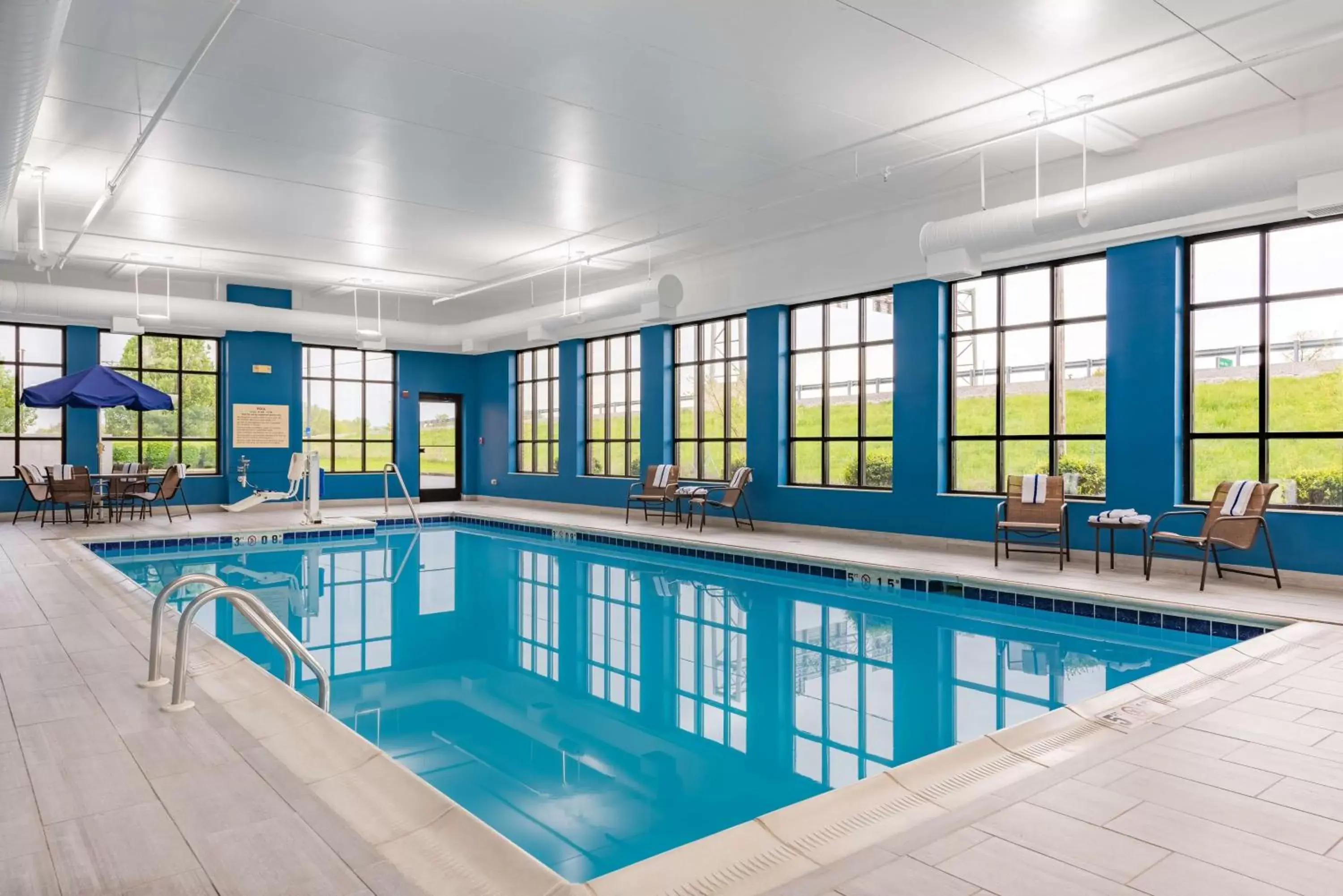 Pool view, Swimming Pool in Hampton Inn & Suites Hopkinsville