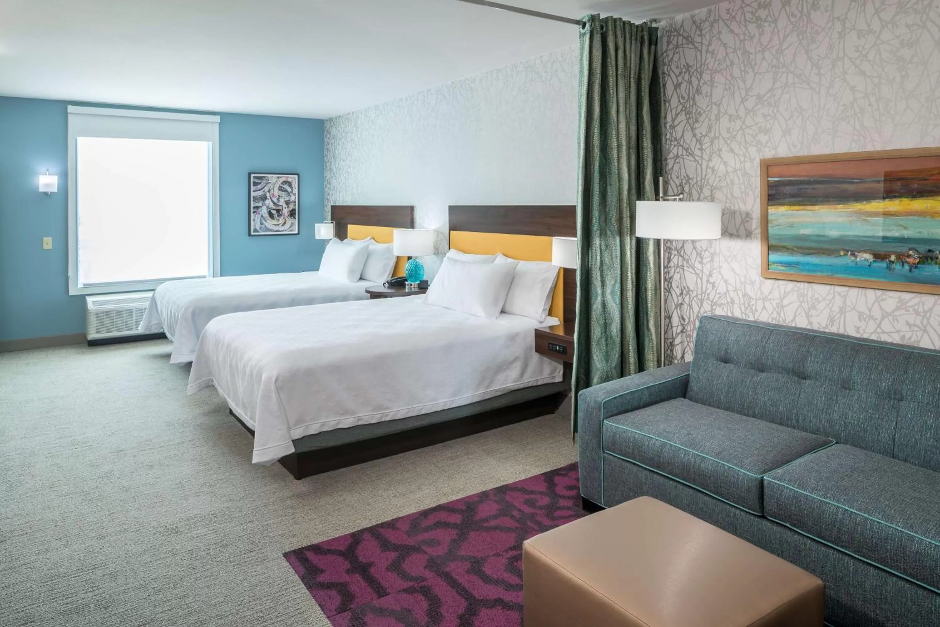 Living room, Bed in Home2 Suites by Hilton Fort Worth Cultural District