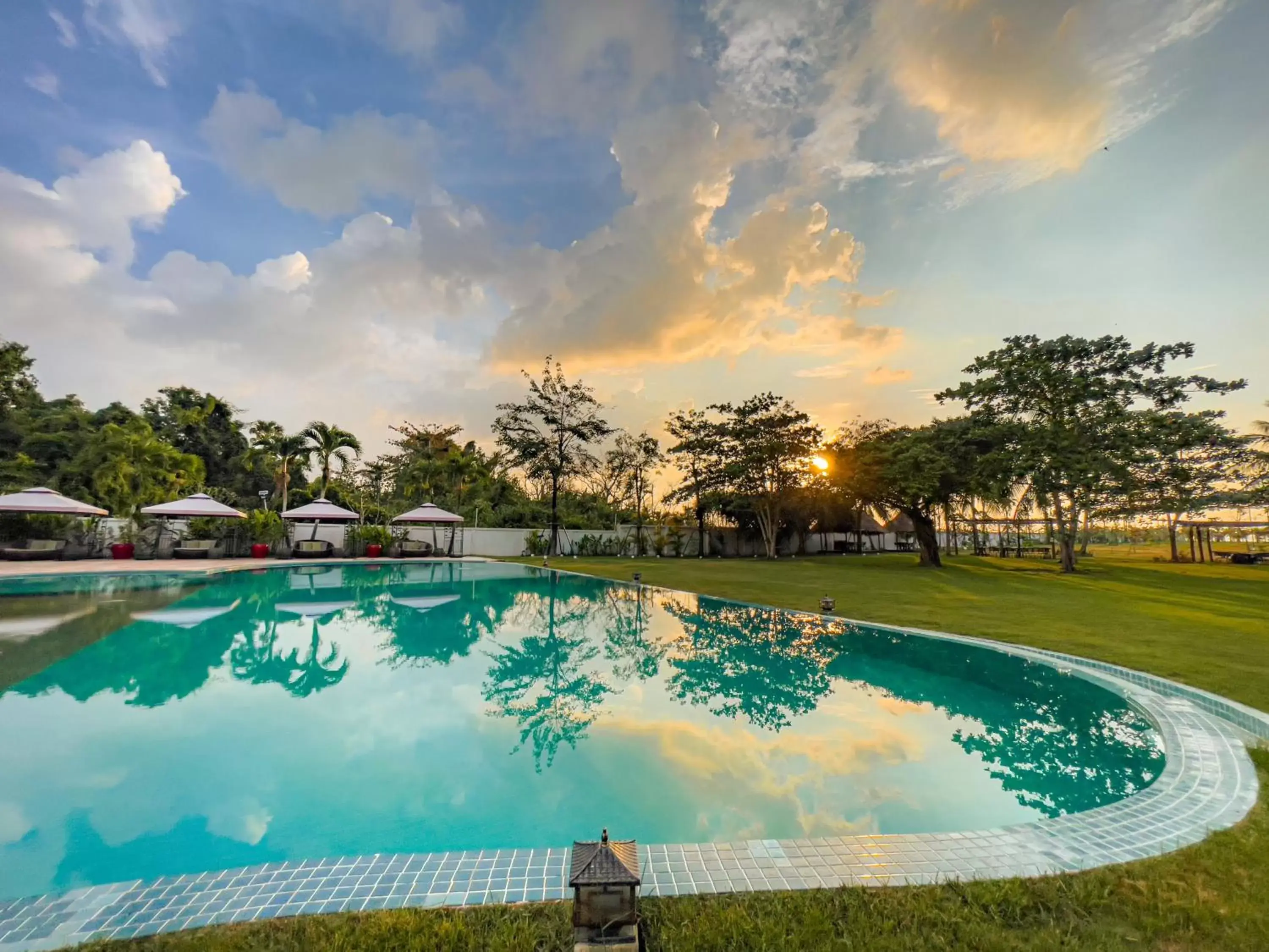 Swimming Pool in Samanea Beach Resort & Spa