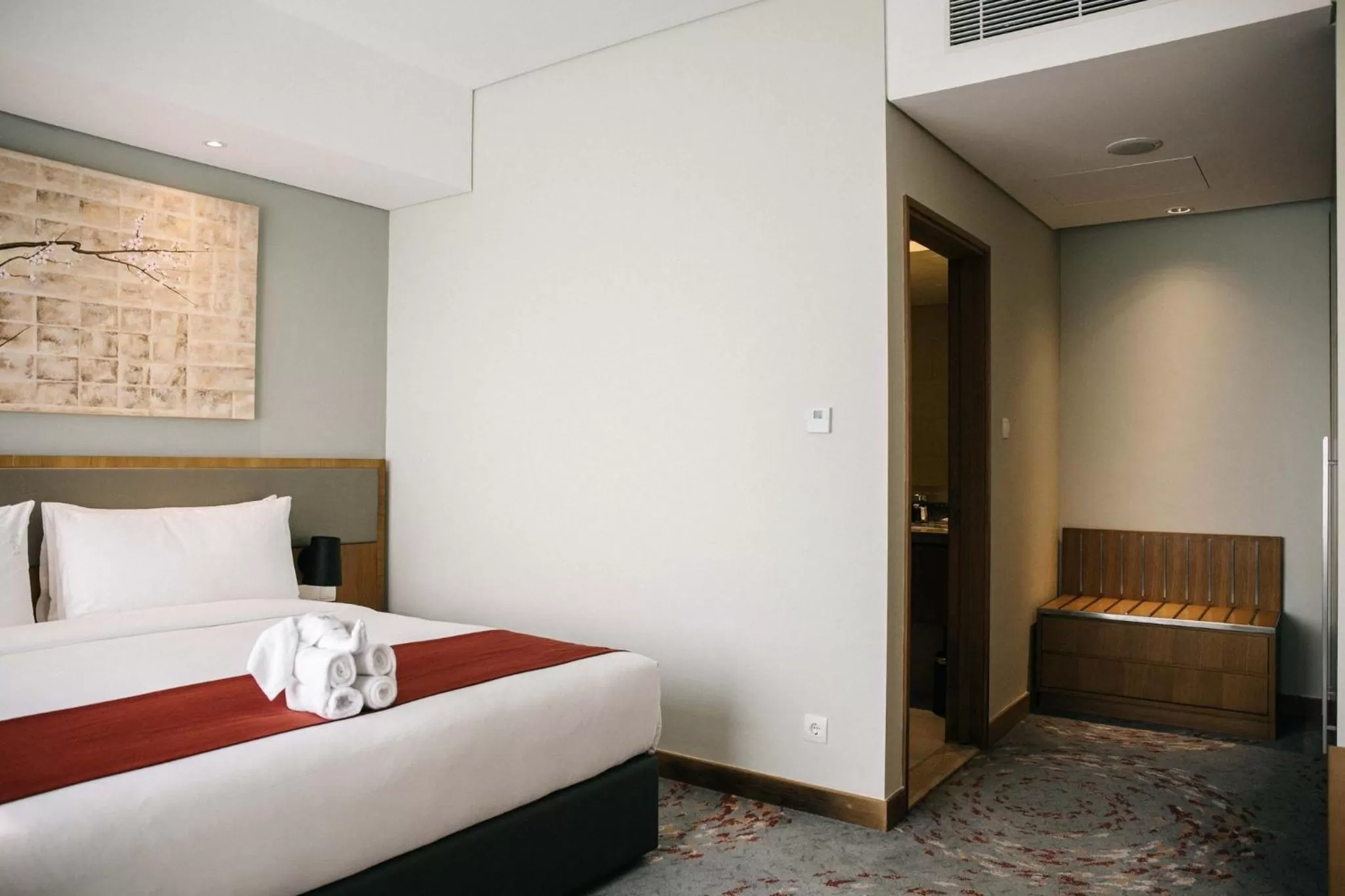 Bedroom, Bed in Holiday Inn & Suites Jakarta Gajah Mada by IHG