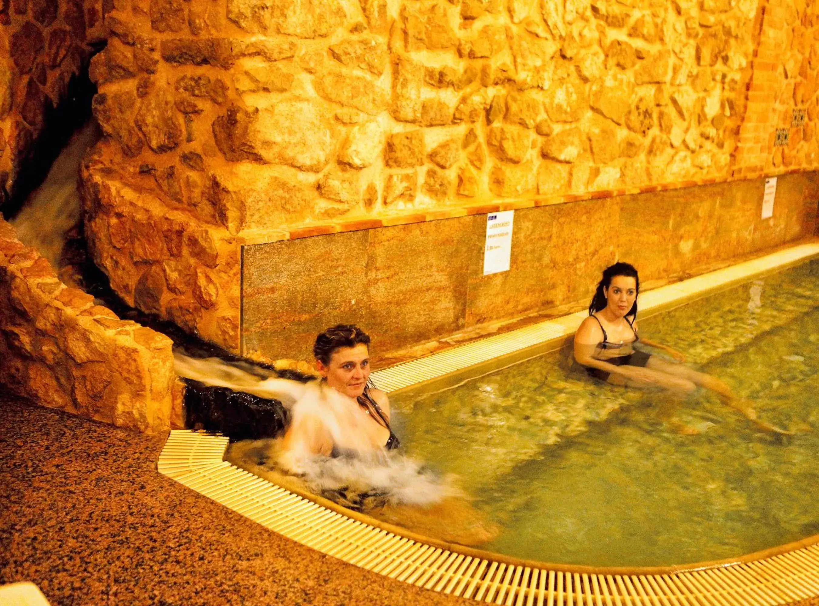 Hot Spring Bath in Balneario de Archena - Hotel Levante