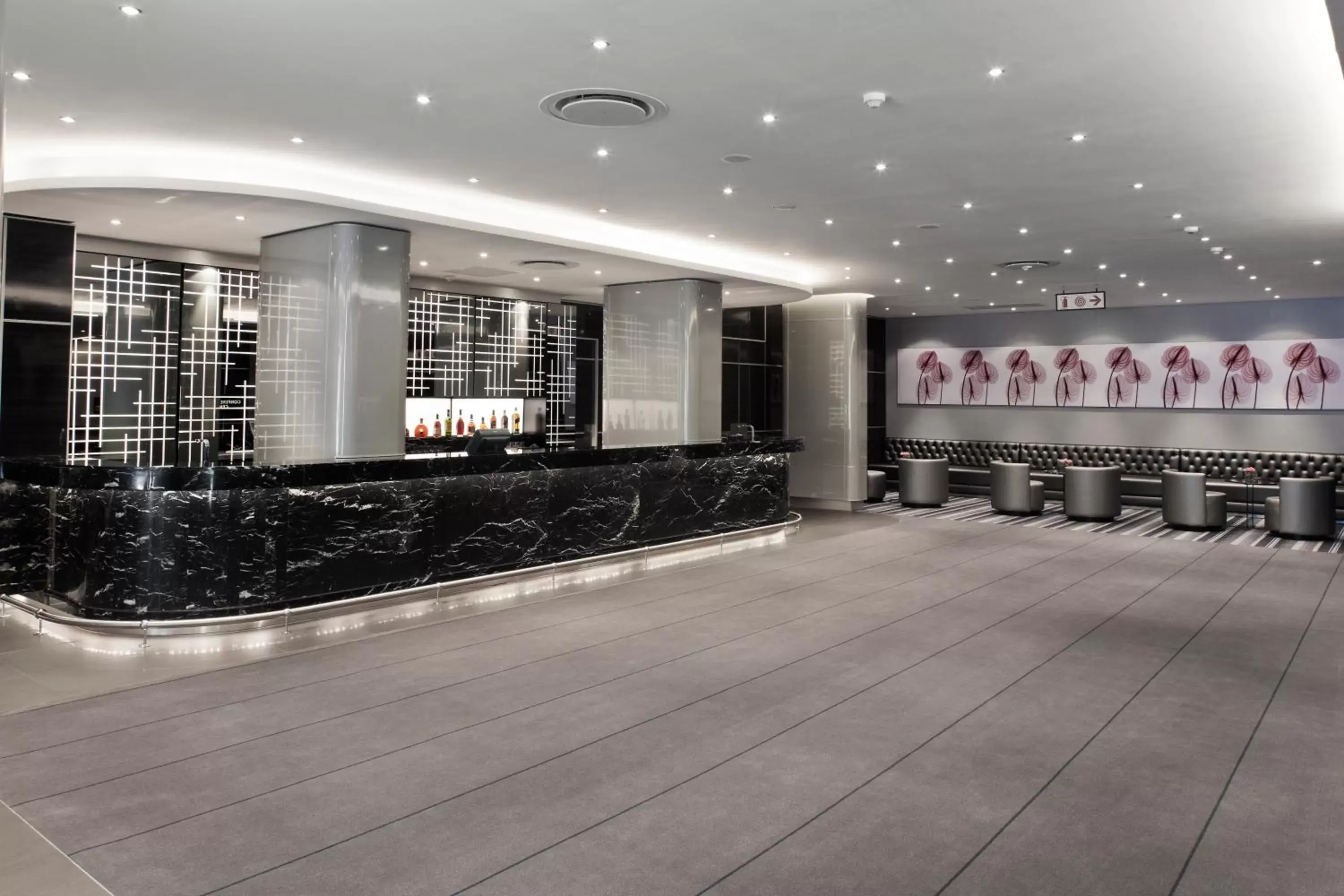 Lounge or bar, Lobby/Reception in The Maslow Hotel, Sandton
