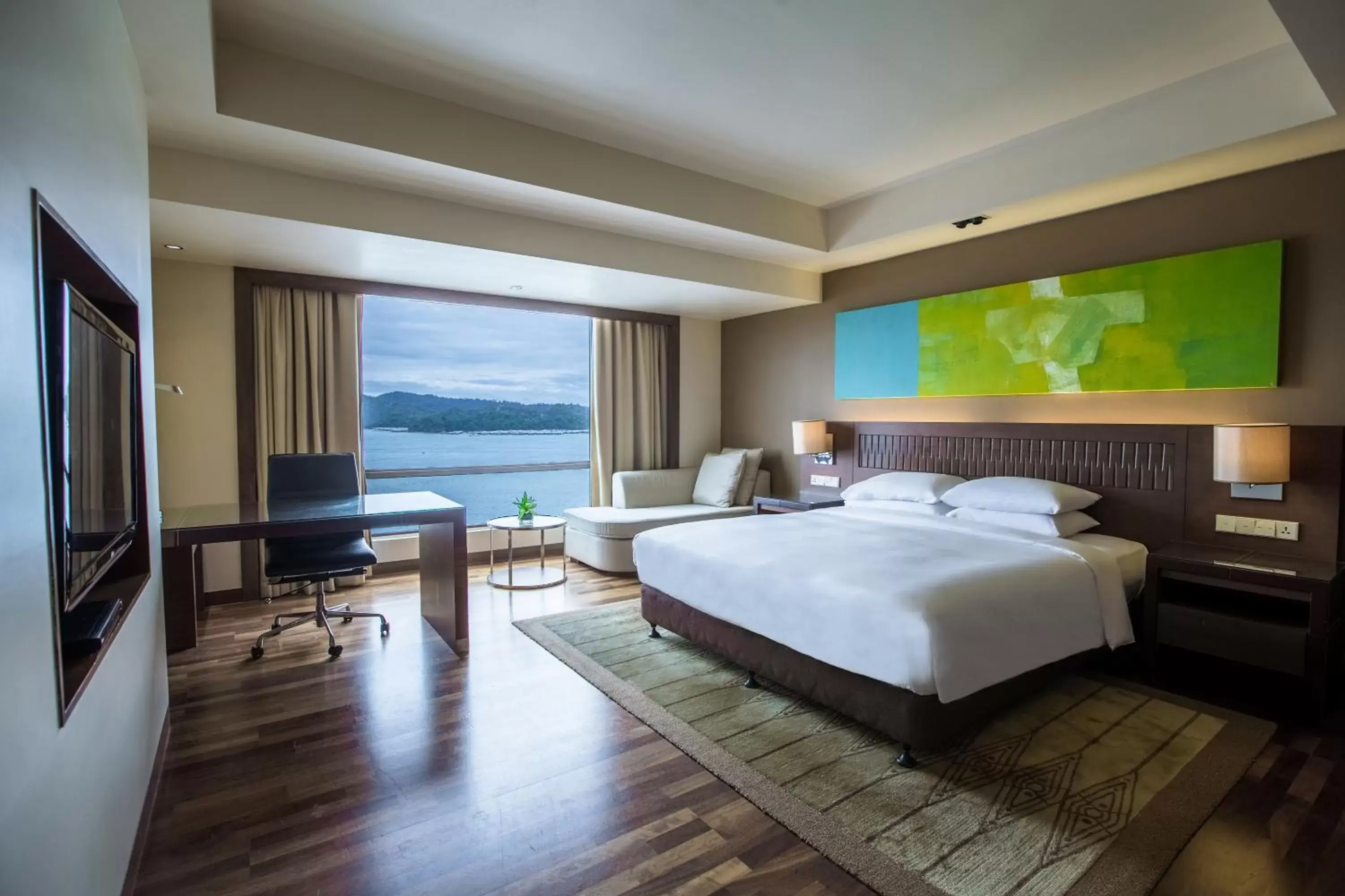 King Room with Sea View - Club Access in Hyatt Regency Kinabalu