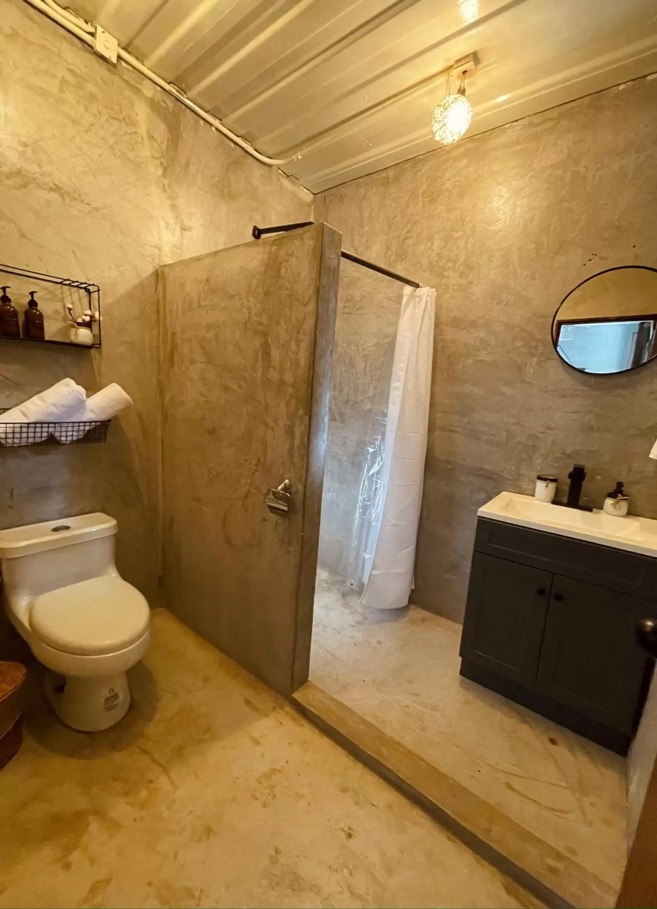 Bathroom in Pal Mar Glamtainer Tulum