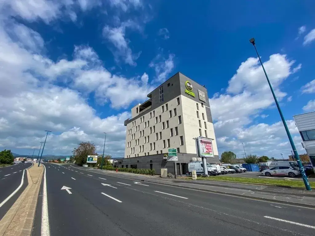 Property building in B&B HOTEL Clermont-Ferrand A71-A75 La Méridienne